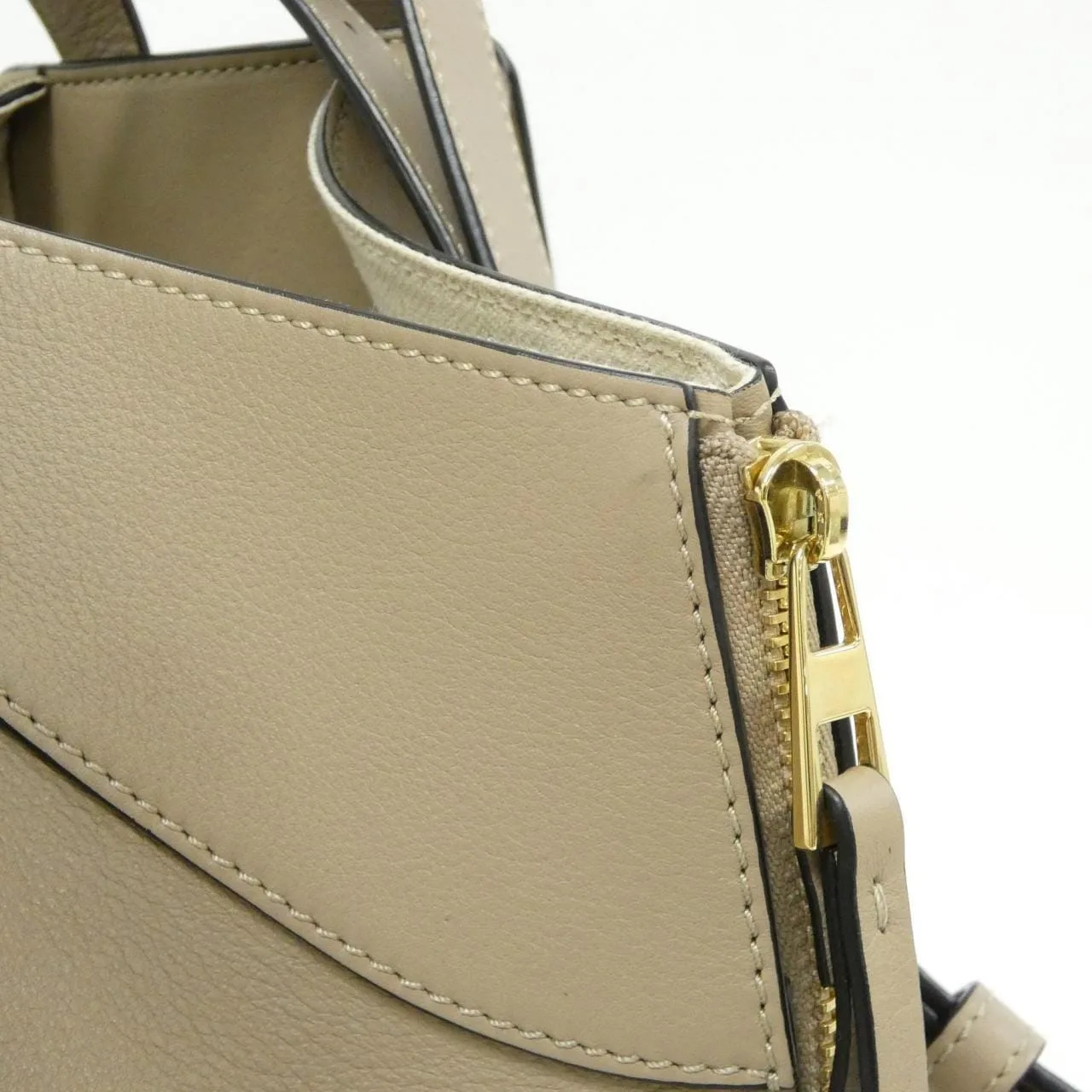 LOEWE Hammock 387 30 S35 Shoulder