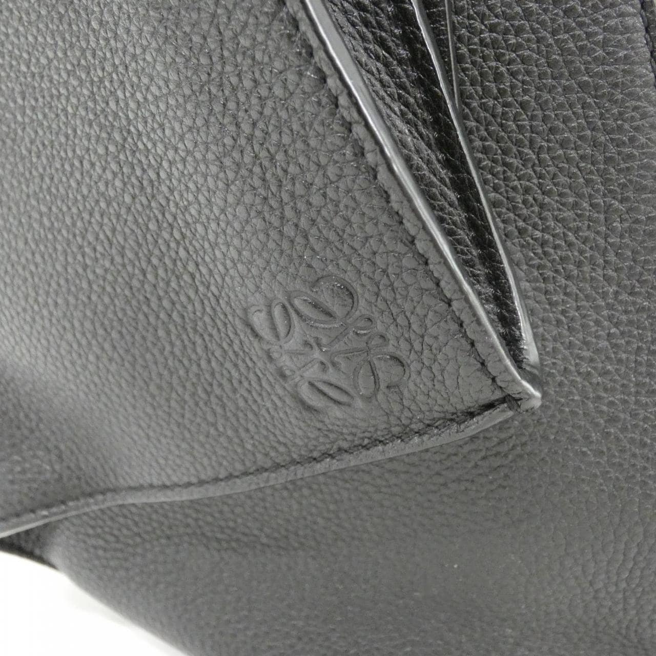 LOEWE Puzzle B511A09X06 肩背包 4