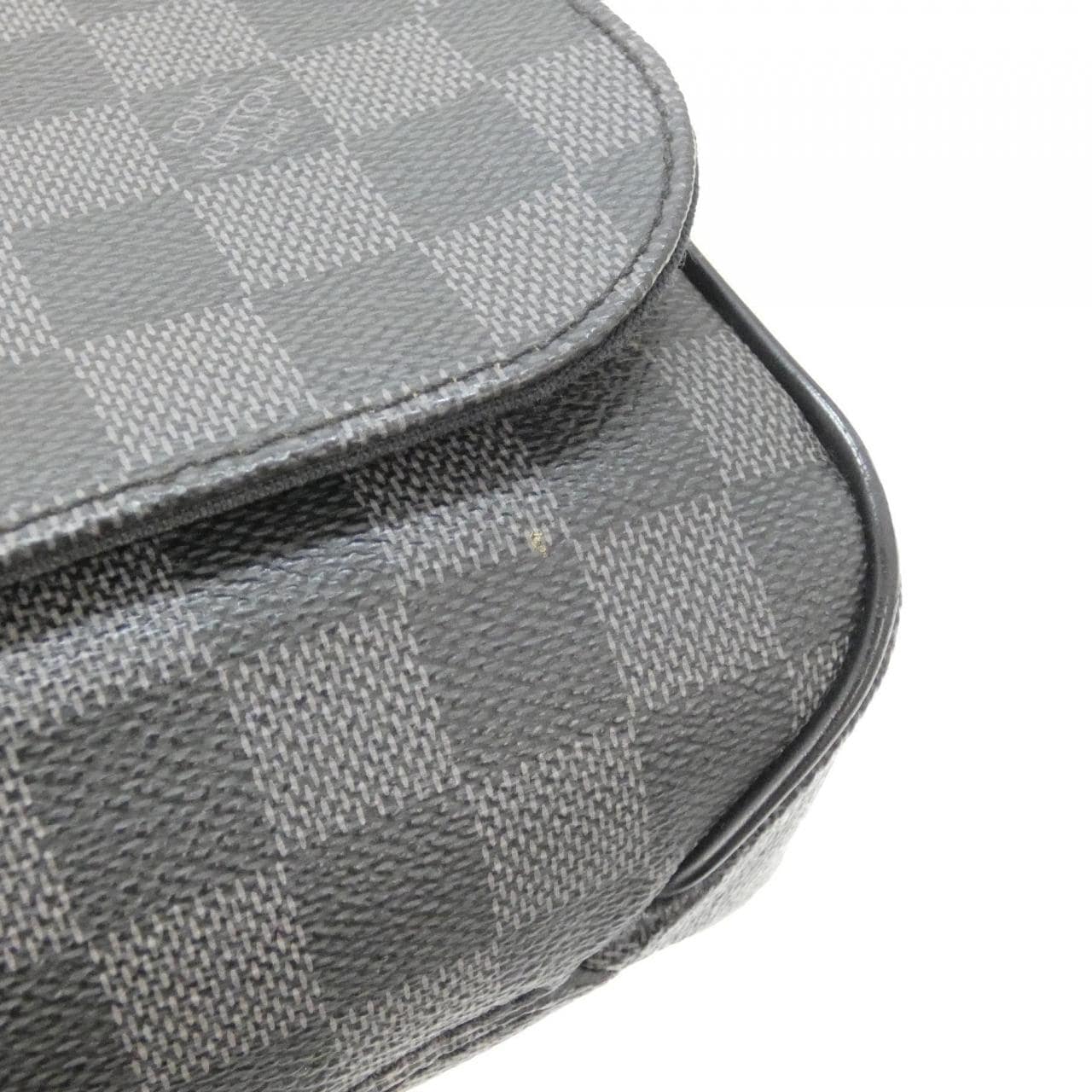LOUIS VUITTON District N41260 Shoulder Damier 4