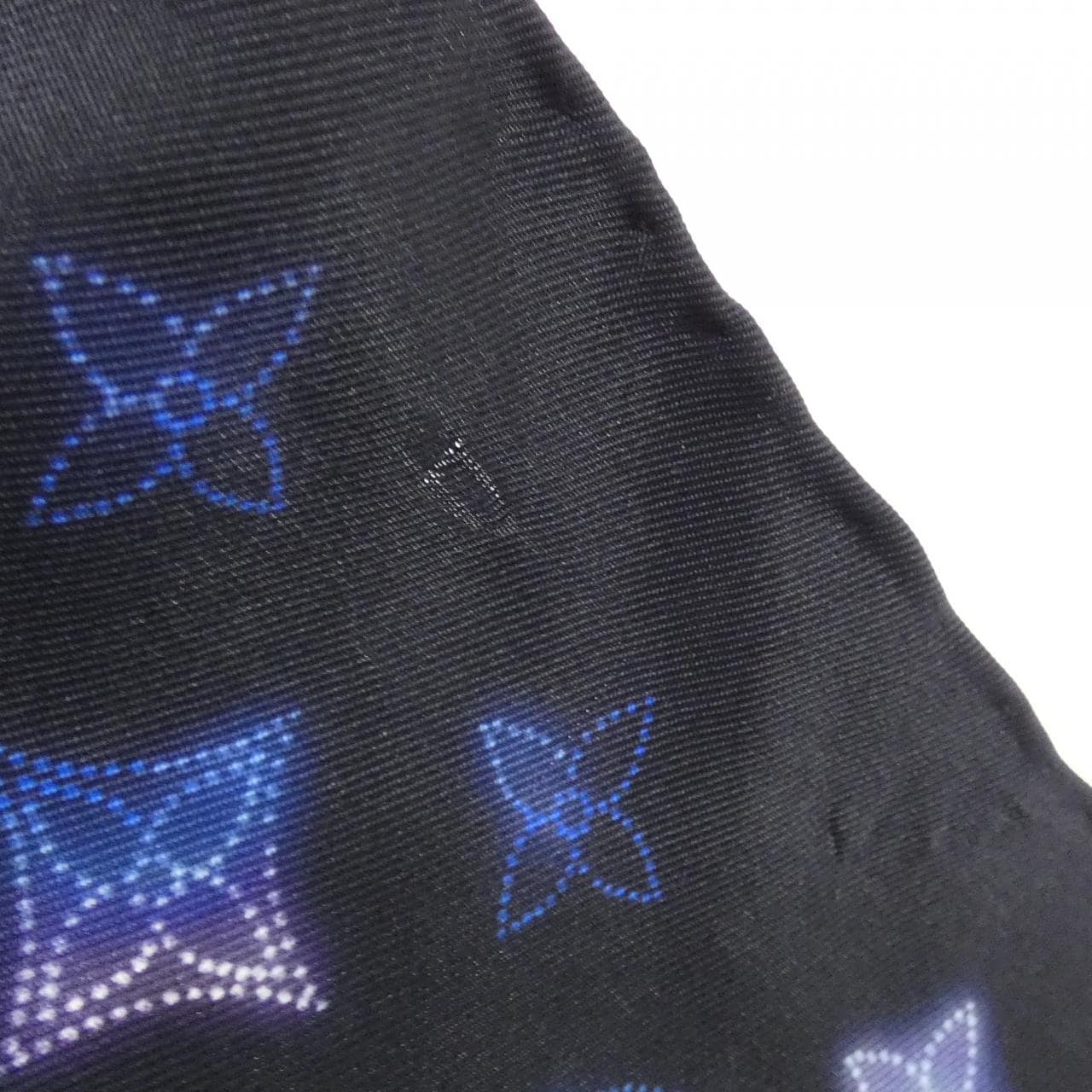 LOUIS VUITTON Mahina M77428 Scarf 4