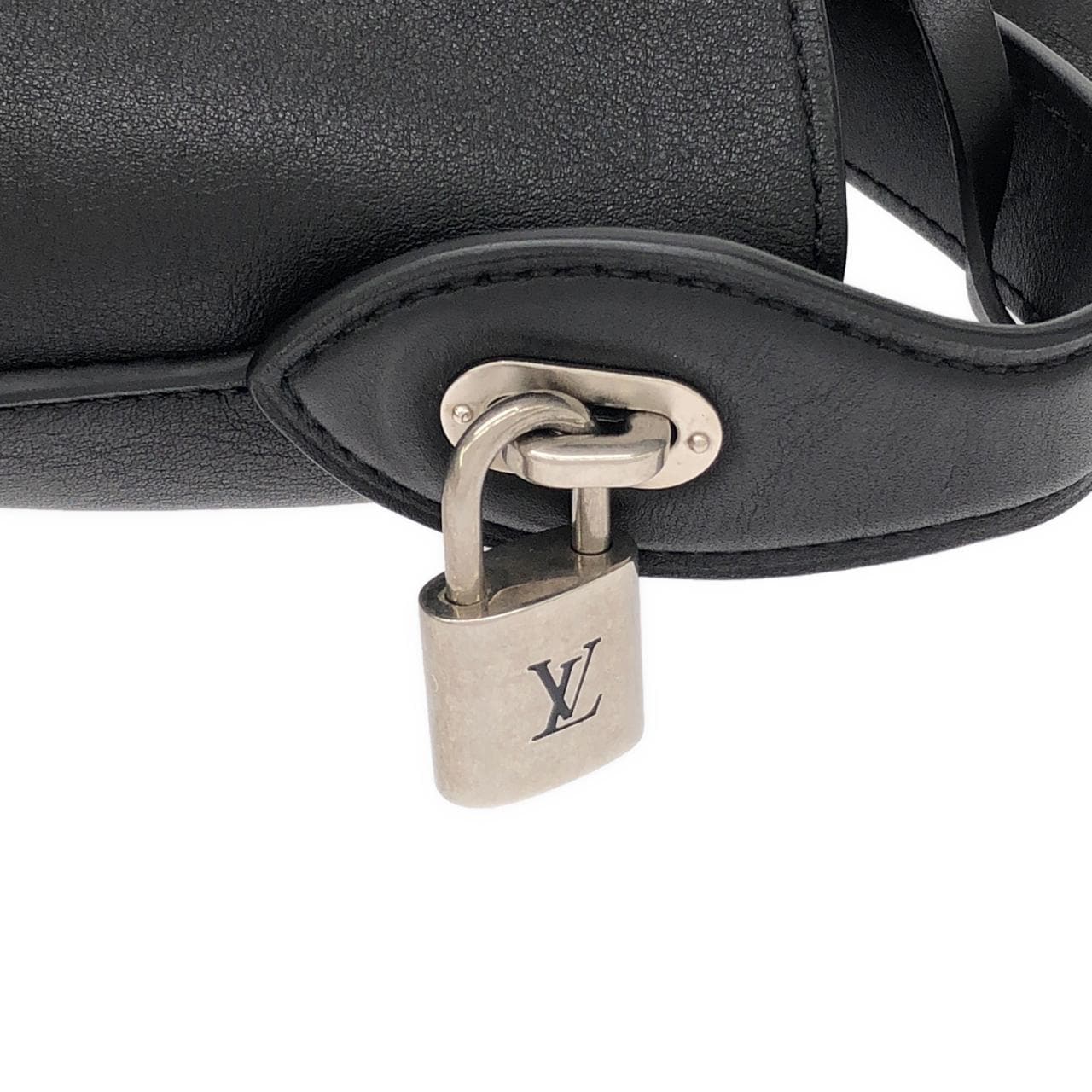 LOUIS VUITTON M94541 肩背包 4