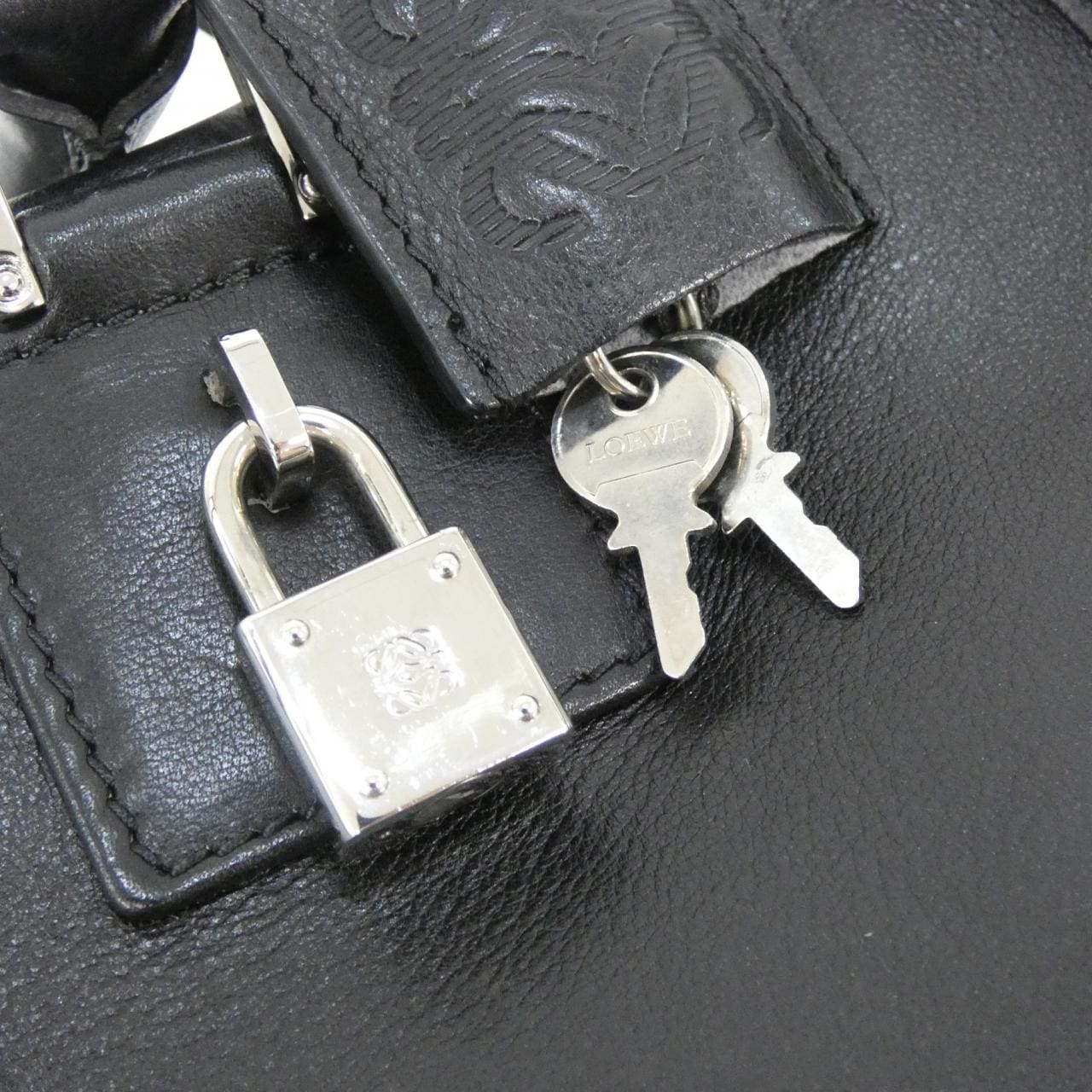 LOEWE Amazona 311 62 001 Handbag Leather 4