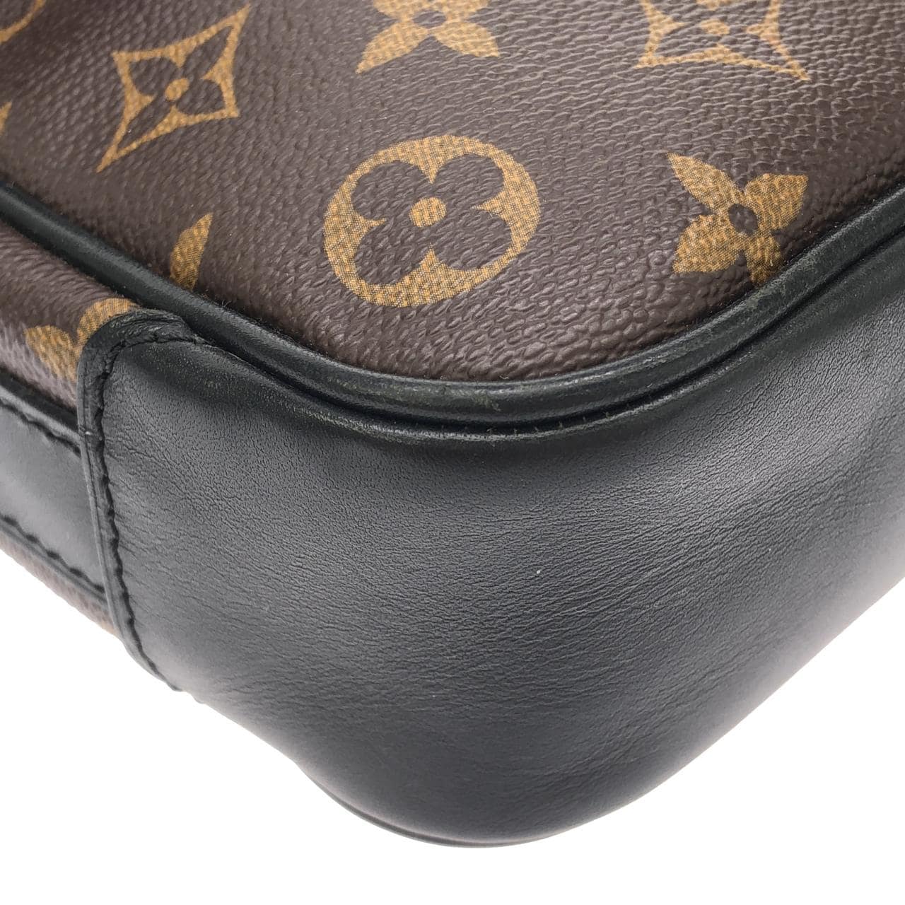 LOUIS VUITTON M56717 Shoulder Monogram 3