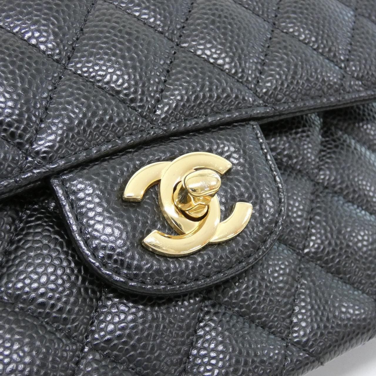 CHANEL Matelasse 1113 Shoulder Grained Calfskin 4