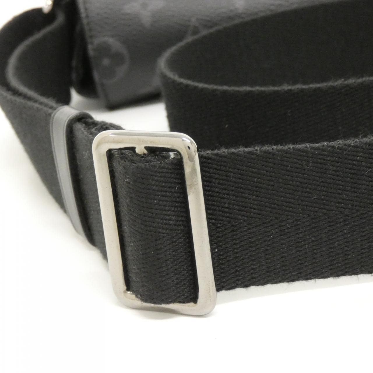 LOUIS VUITTON District M44000 肩背包 Monogram 5