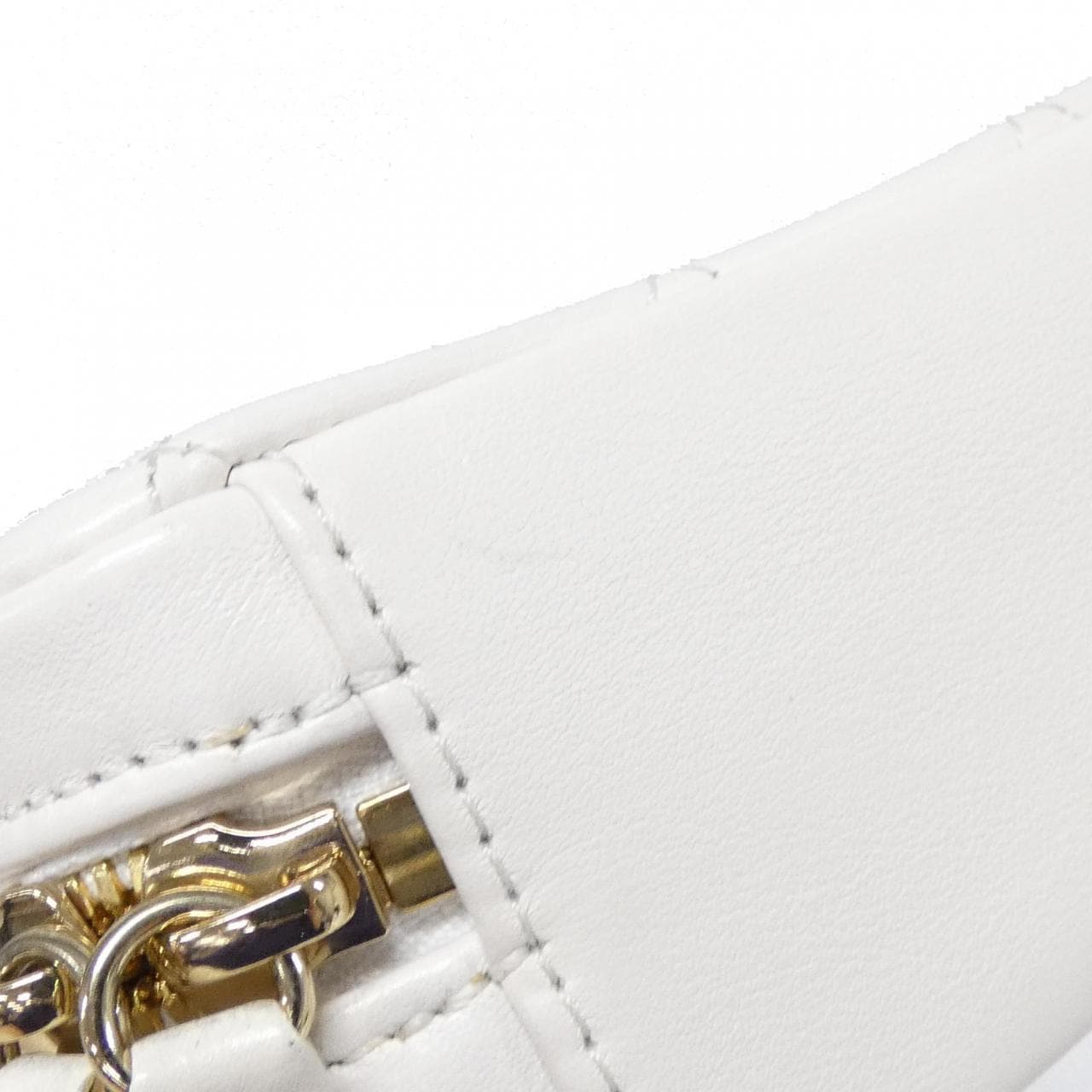 CHANEL Chanel 19 AS1753 Handbag White - Thumbnail 3