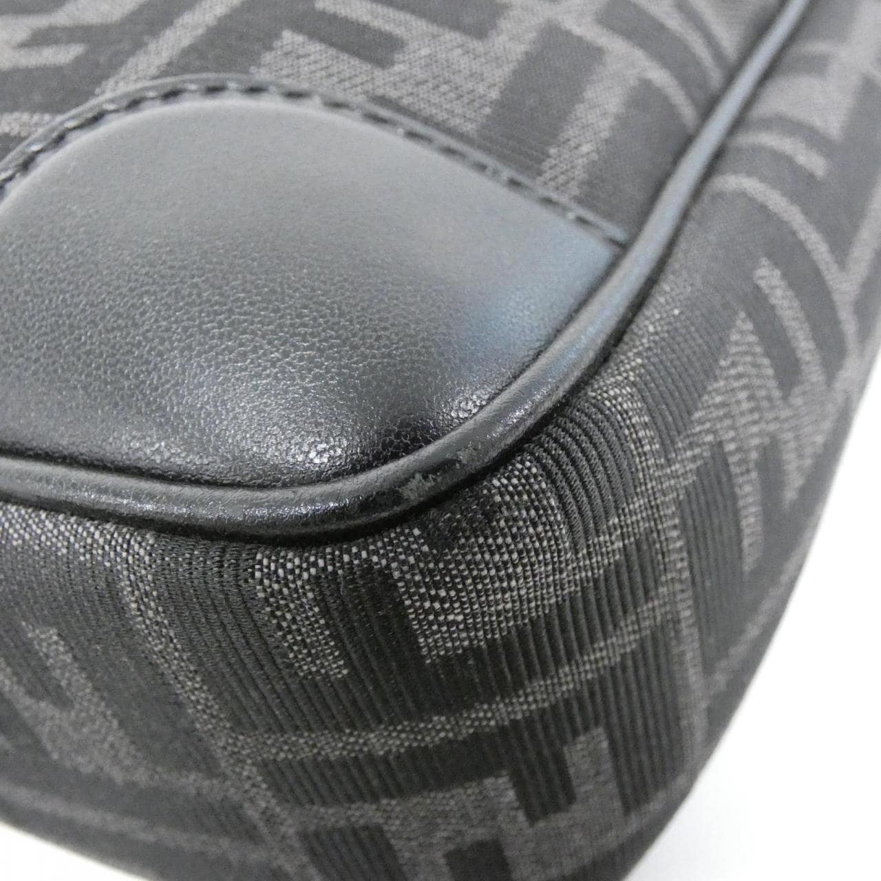 FENDI 7VZ064 AG0M Shoulder Canvas 3