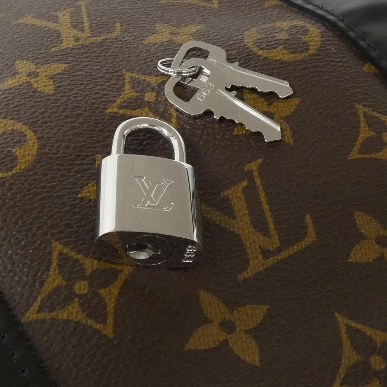 LOUIS VUITTON Keepall M56714 Boston Bag Monogram 黑色 Monogram 中古品A - 縮圖 5