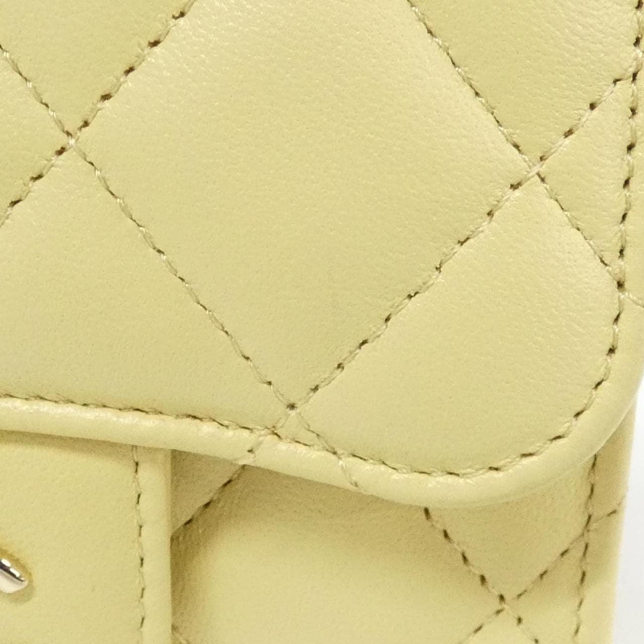 CHANEL Timeless Classic AP2682 Shoulder Lambskin 黃色 羊皮 中古品A - 縮圖 5