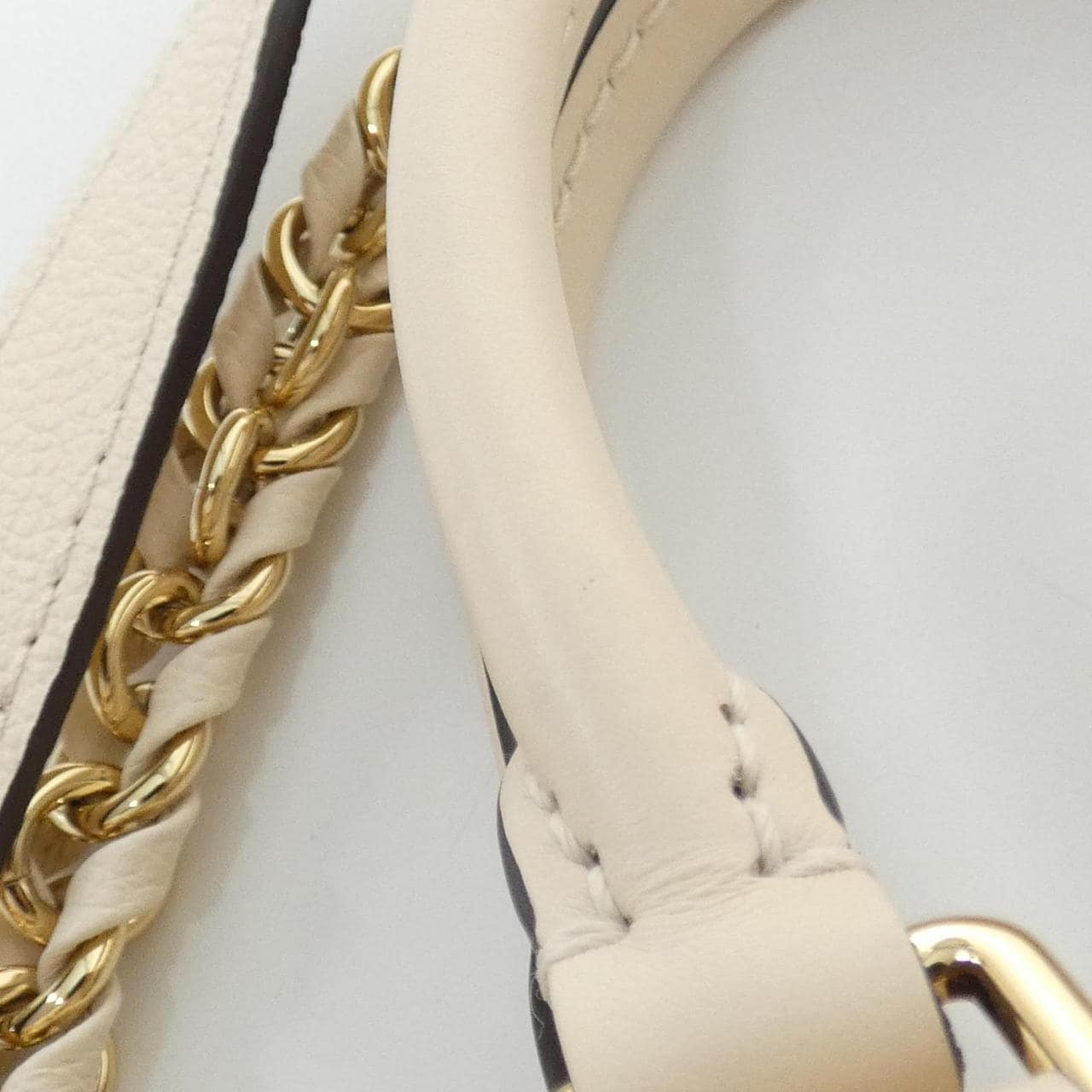 LOUIS VUITTON OnTheGo M23698 Handbag Monogram 4