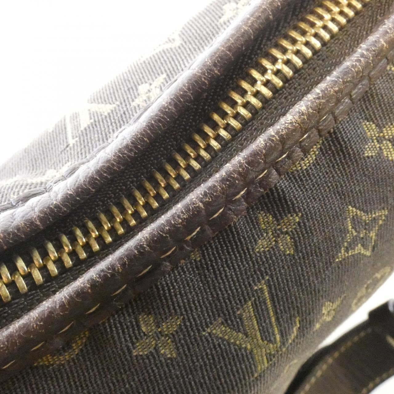 LOUIS VUITTON M95619 Shoulder Monogram 4