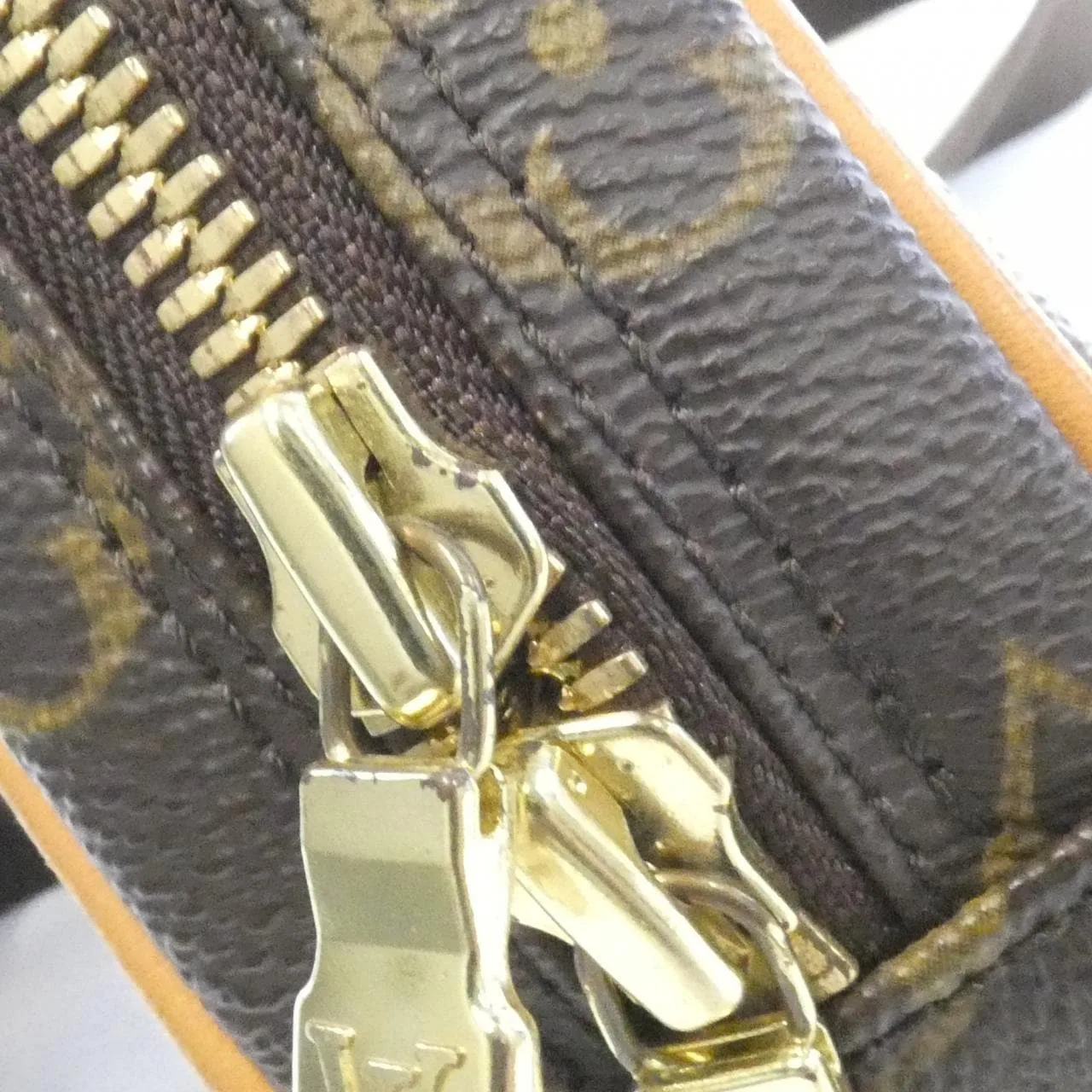 LOUIS VUITTON Pochette M51870 Shoulder Monogram 黑色 Monogram 中古品B - 縮圖 5