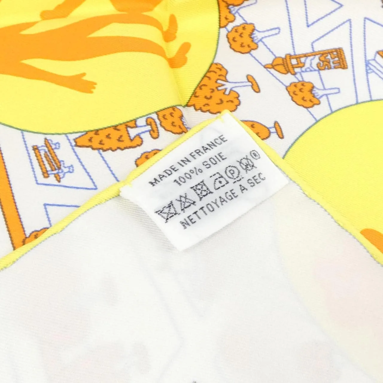 HERMES Scarf 3