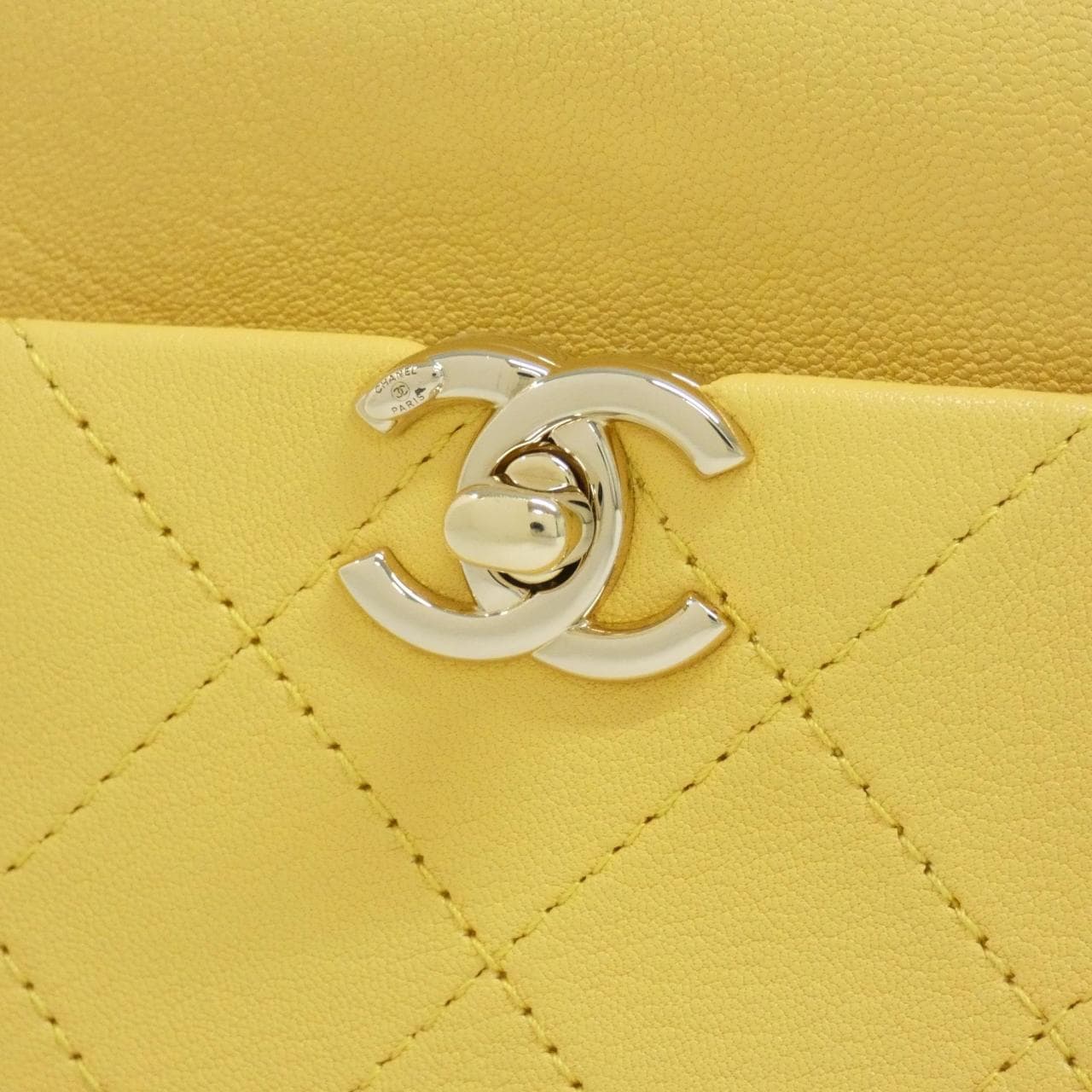 CHANEL AS0137 Shoulder Bag Lambskin Yellow Lambskin Rank A - Thumbnail 4