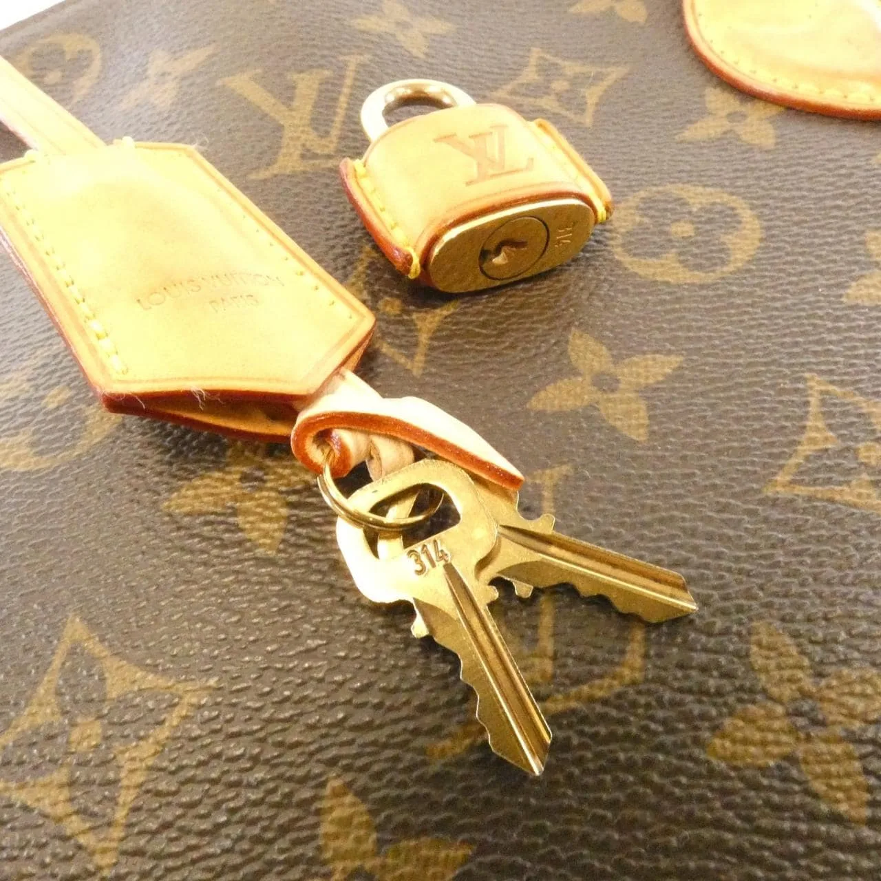 LOUIS VUITTON Lockit M40989 Handbag Monogram 黑色 Monogram 中古品B - 縮圖 3