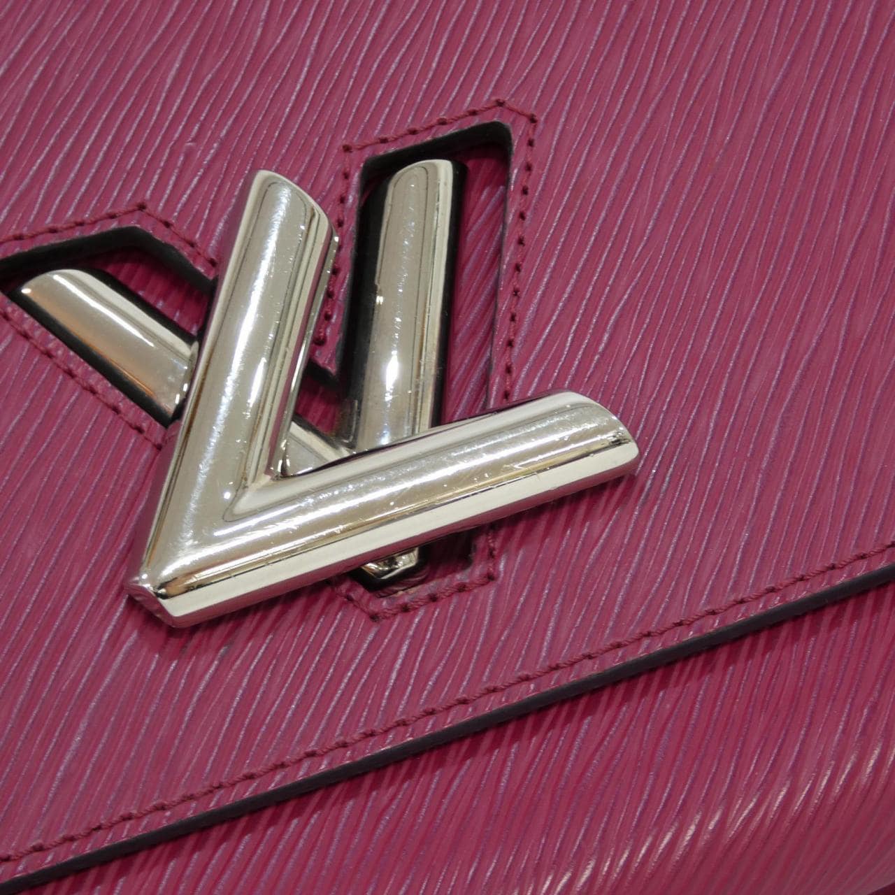 LOUIS VUITTON Twist M51006 Shoulder Bag Epi 黑色 Epi 中古品A - 縮圖 4