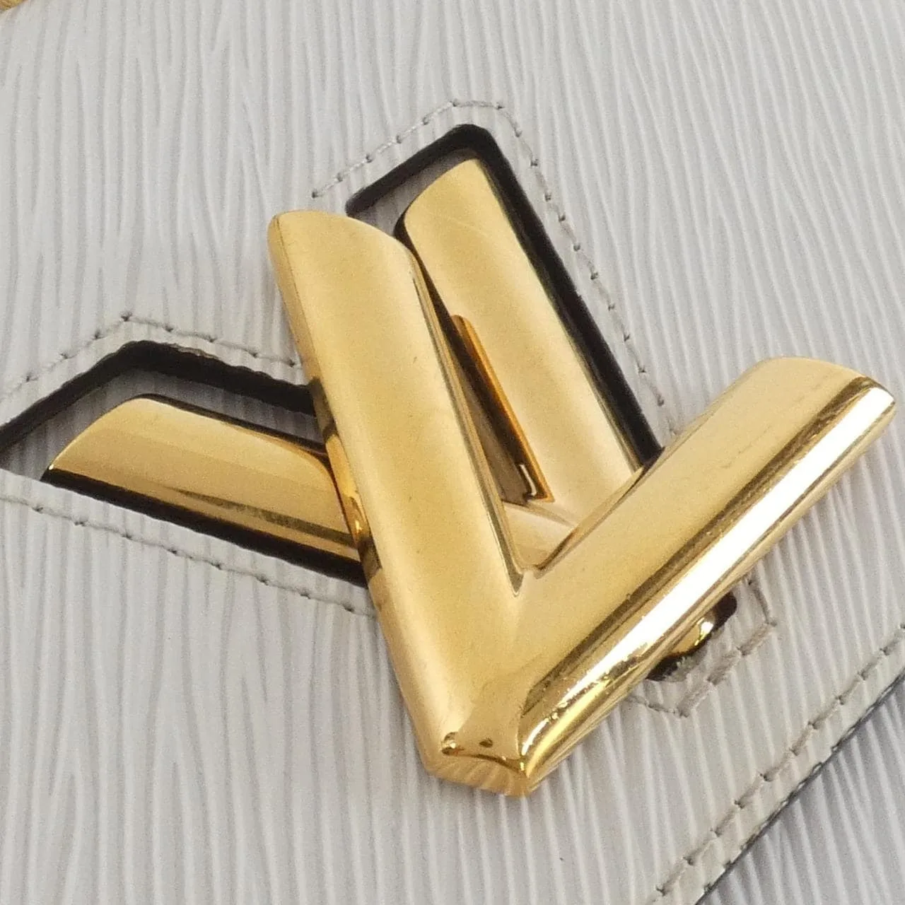 LOUIS VUITTON Twist M54278 Shoulder Epi Black Epi Rank B - Thumbnail 6