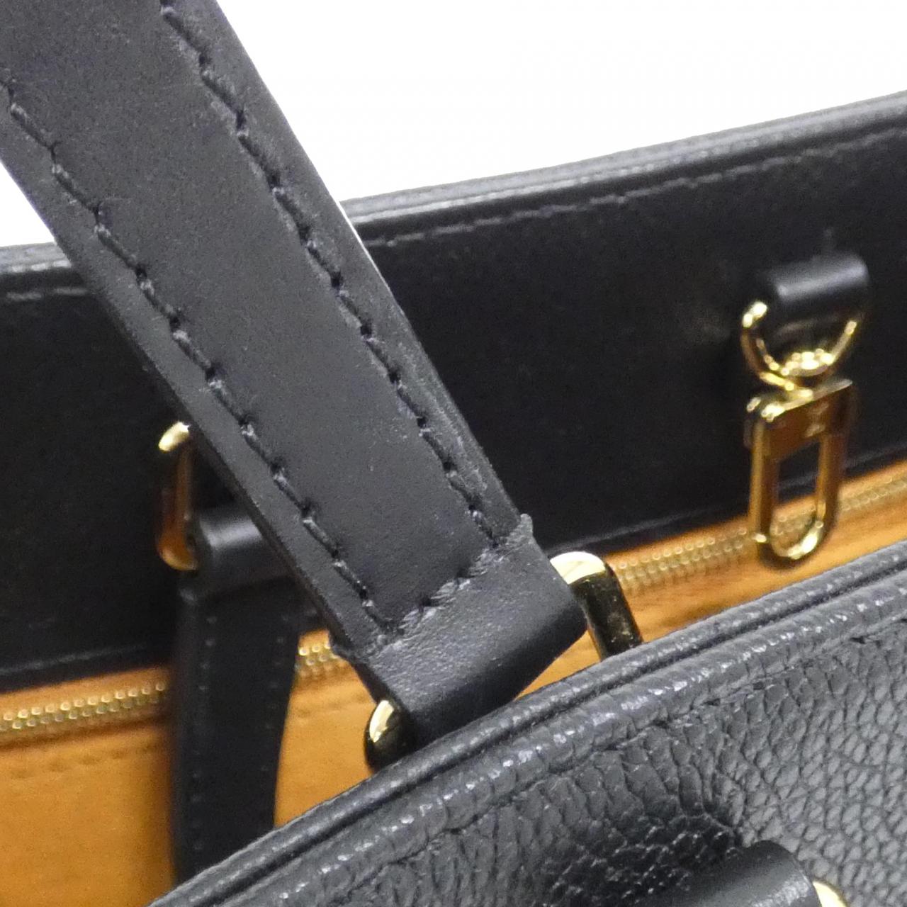 LOUIS VUITTON OnTheGo M45595 Bag Monogram 黑色 Monogram 中古品A - 縮圖 4