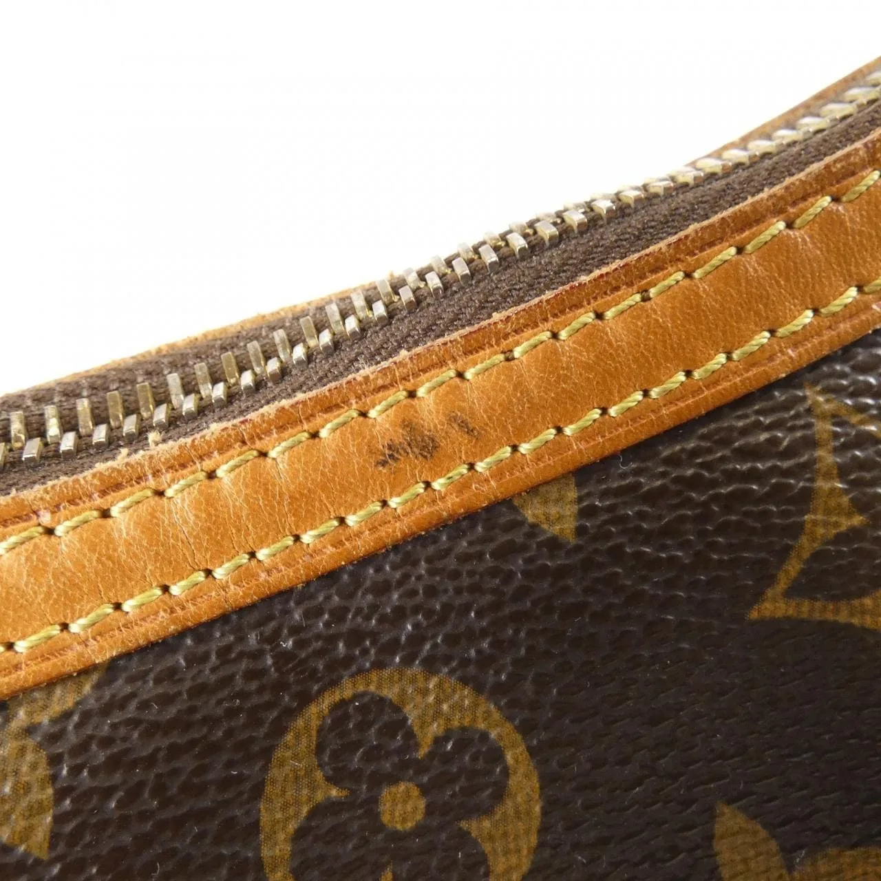 LOUIS VUITTON Odéon M56390 Shoulder Monogram