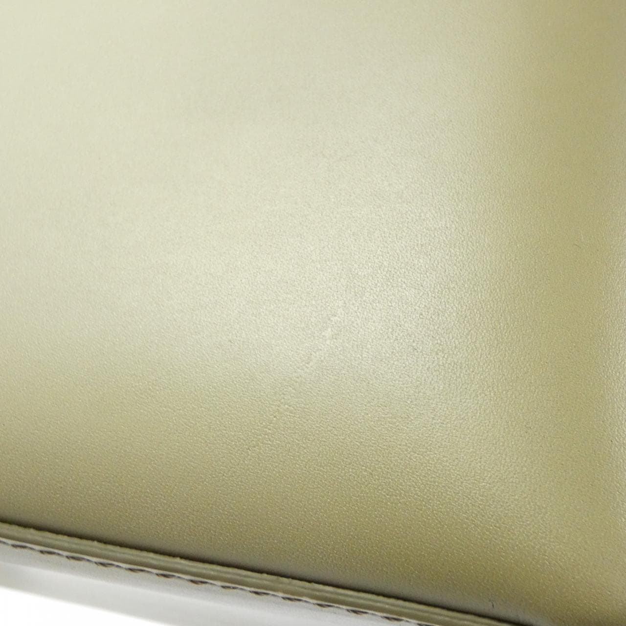 LOUIS VUITTON Capucines Bag Green - Thumbnail 5