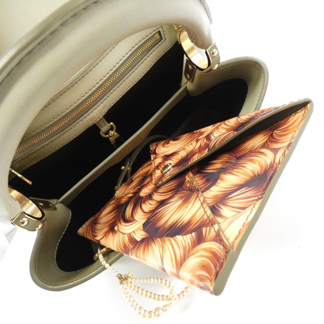 LOUIS VUITTON Capucines Bag Green - Thumbnail 9