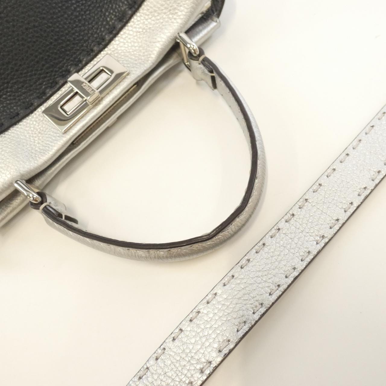 FENDI Peekaboo 8BN290 A30T Bag Leather 黑色 皮革 中古品A - 縮圖 4