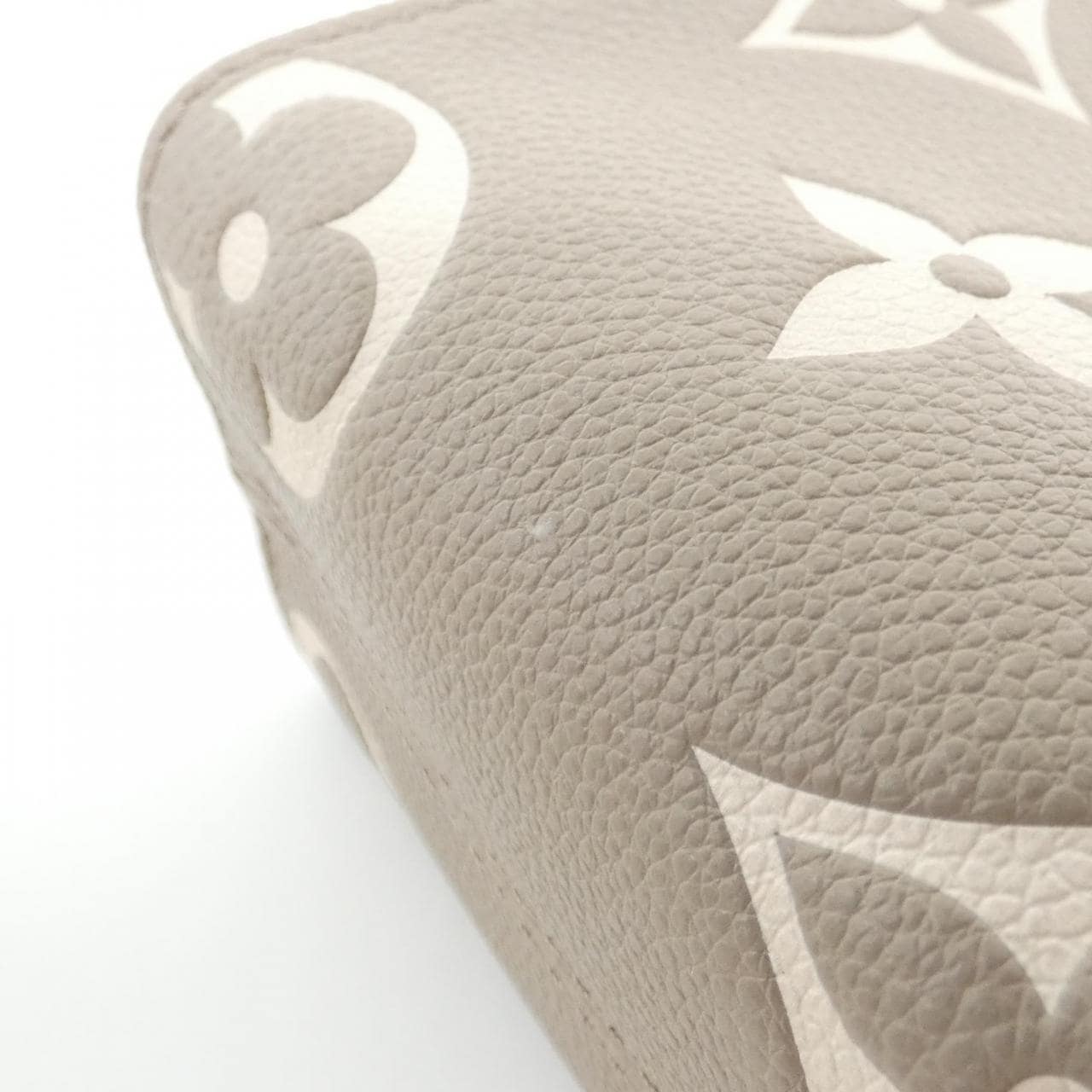 LOUIS VUITTON OnTheGo M47054 Handbag Monogram 3