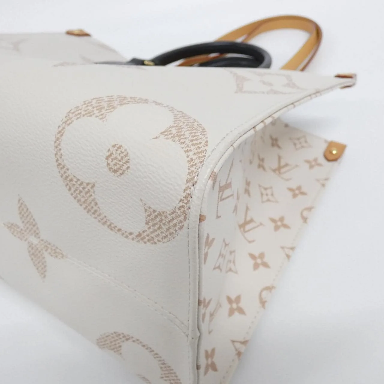 LOUIS VUITTON OnTheGo M46912 Handbag Monogram 黑色 Monogram 中古品A - 縮圖 3