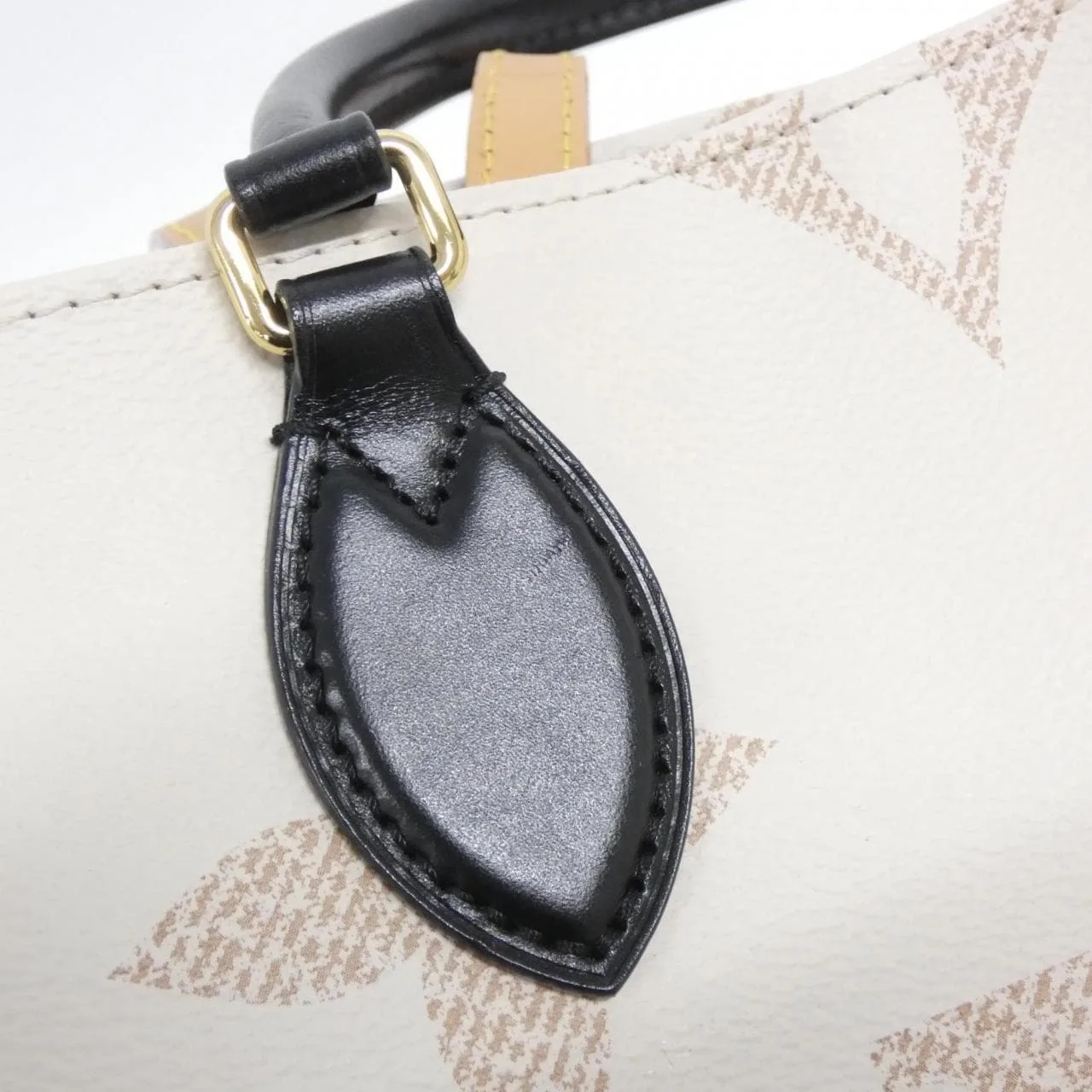 LOUIS VUITTON OnTheGo M46912 Handbag Monogram 黑色 Monogram 中古品A - 縮圖 5