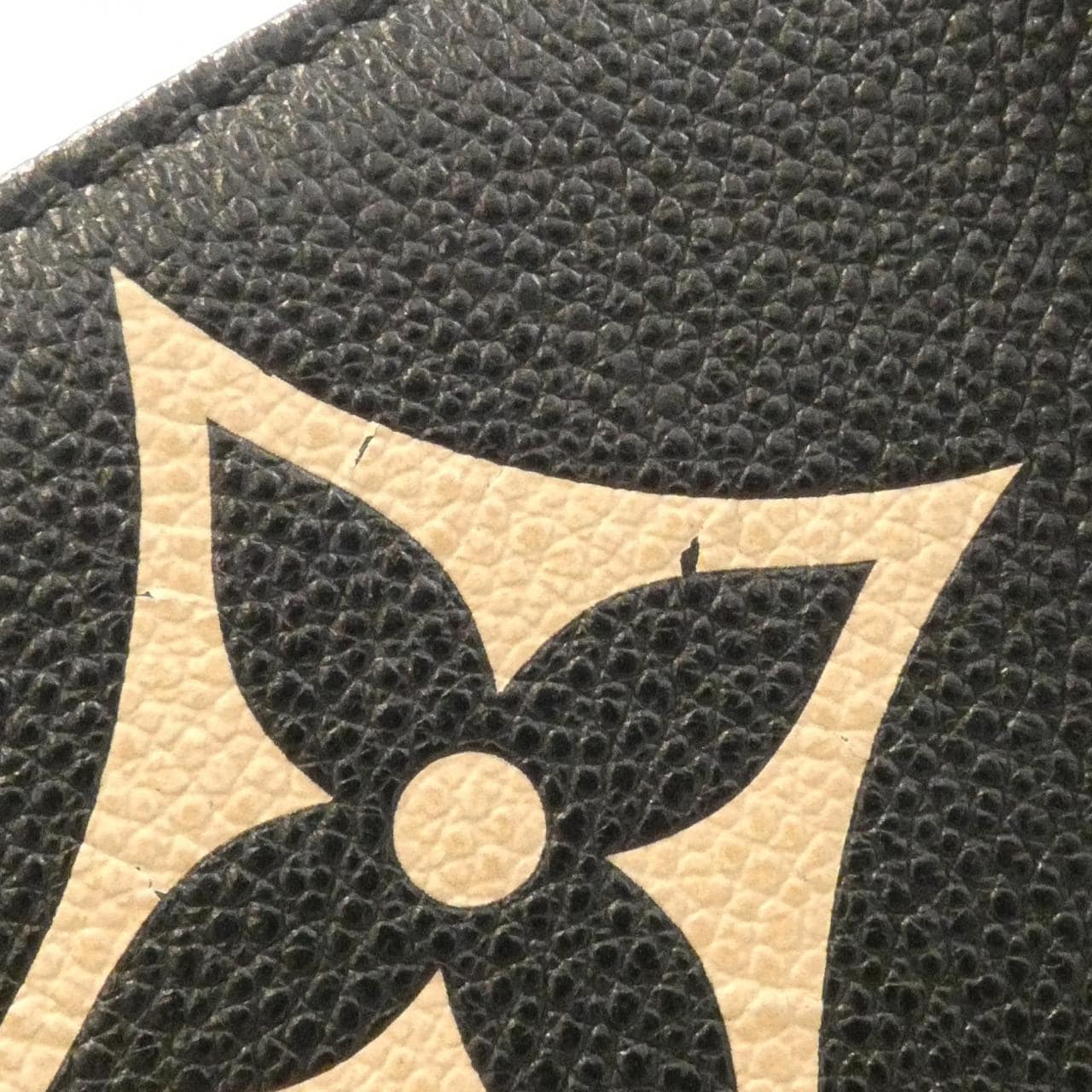 LOUIS VUITTON OnTheGo M45495 Handbag Monogram Black Monogram - Thumbnail 3