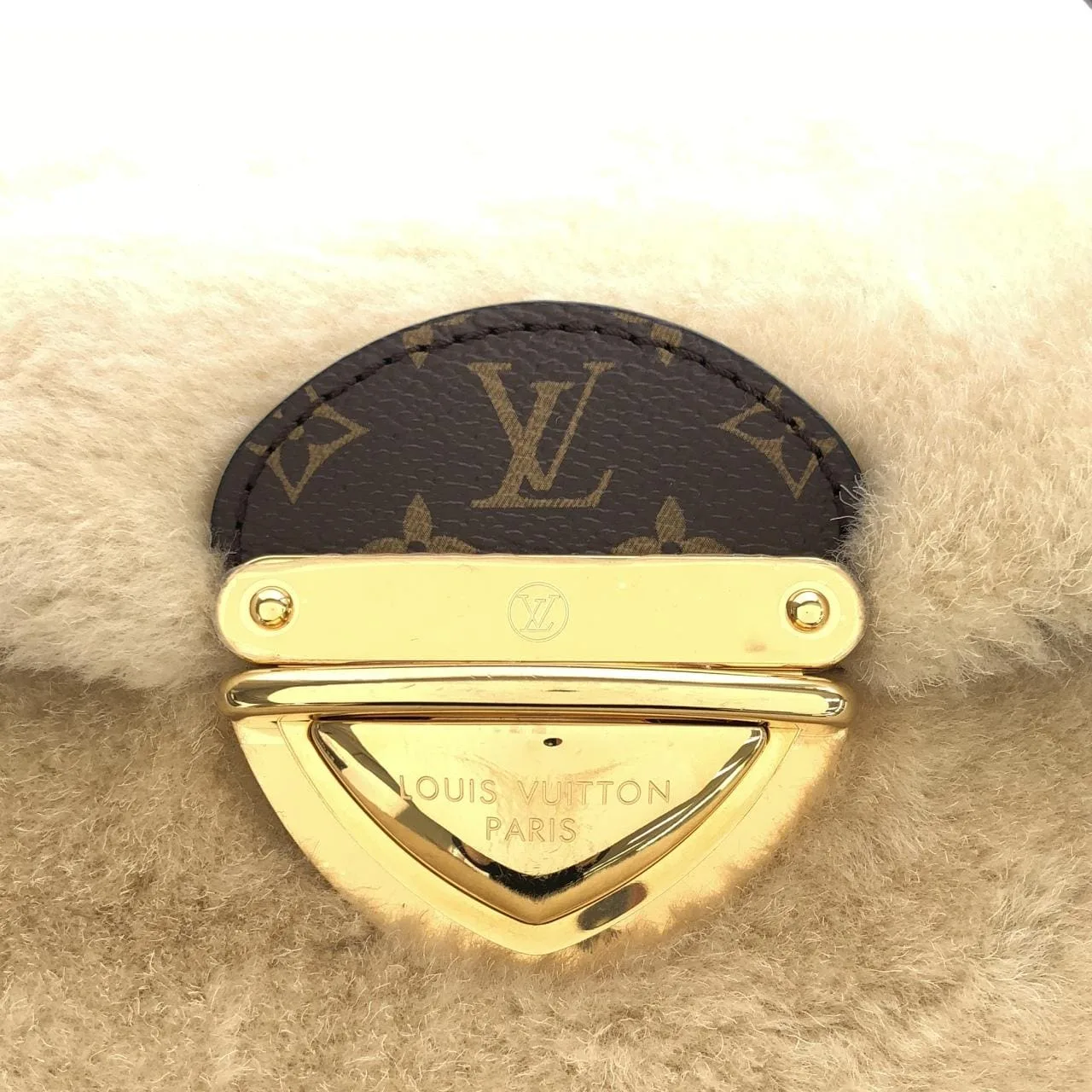 LOUIS VUITTON M12097 Shoulder Lambskin Black Lambskin - Thumbnail 4