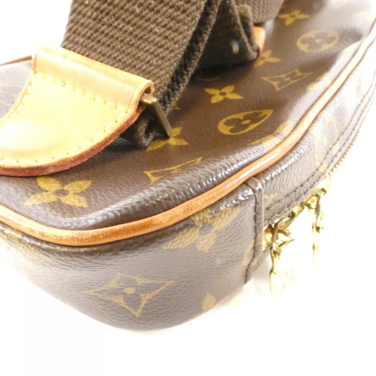 LOUIS VUITTON Pochette M51870 Shoulder Monogram 黑色 Monogram 中古品B - 縮圖 3