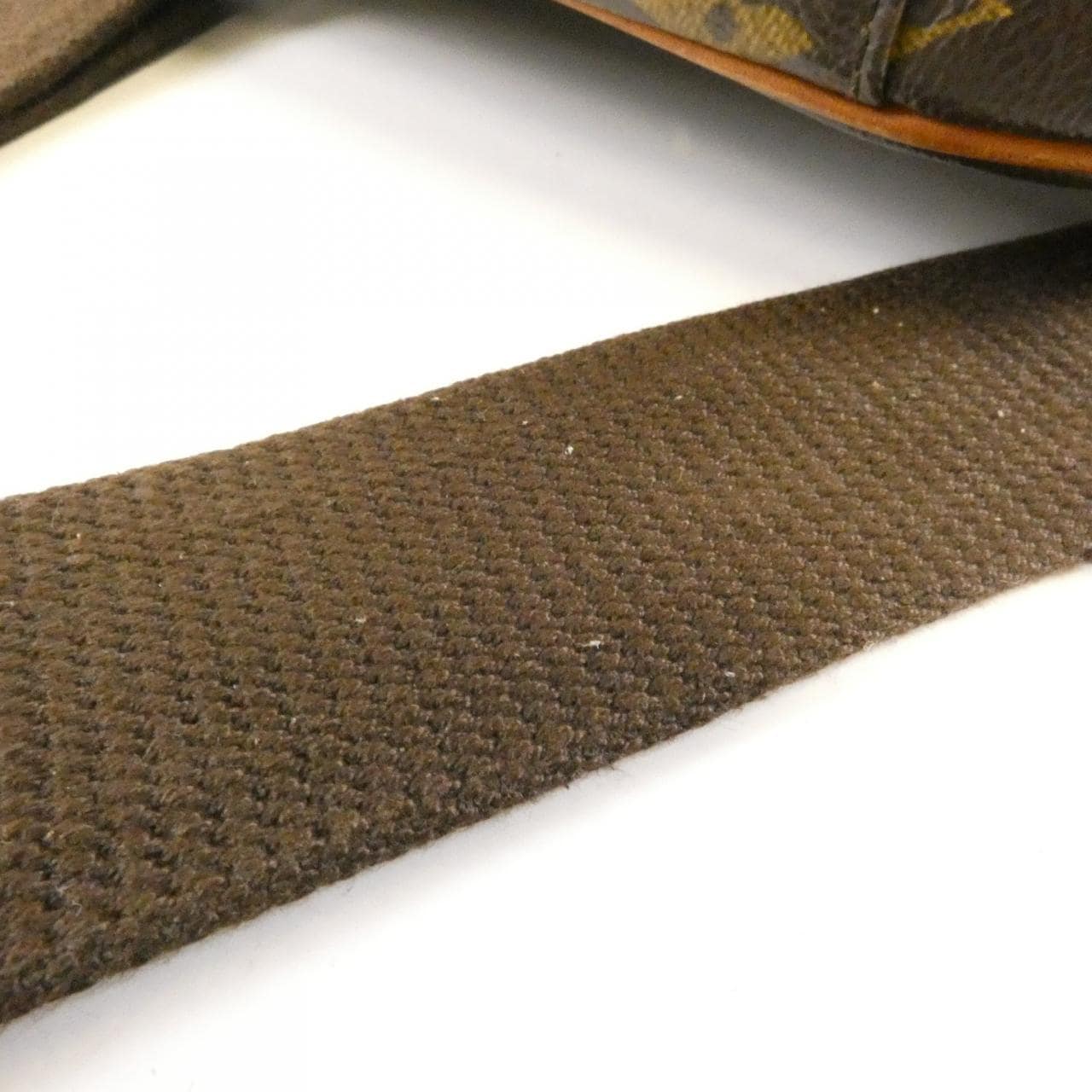 LOUIS VUITTON Pochette M51870 Shoulder Monogram 黑色 Monogram 中古品B - 縮圖 5