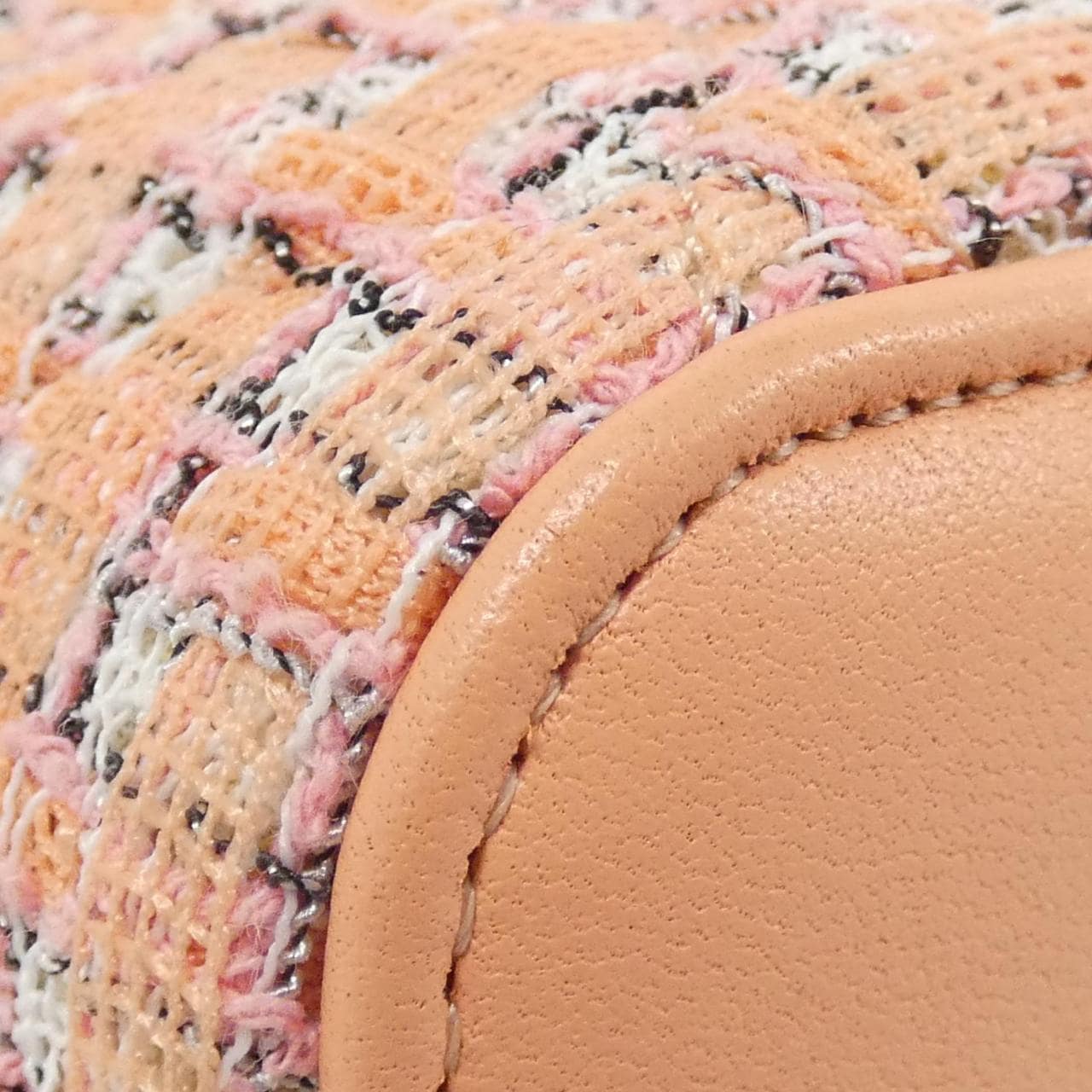 CHANEL Timeless Classic AP2199 Handbag Tweed Pink Tweed - Thumbnail 3