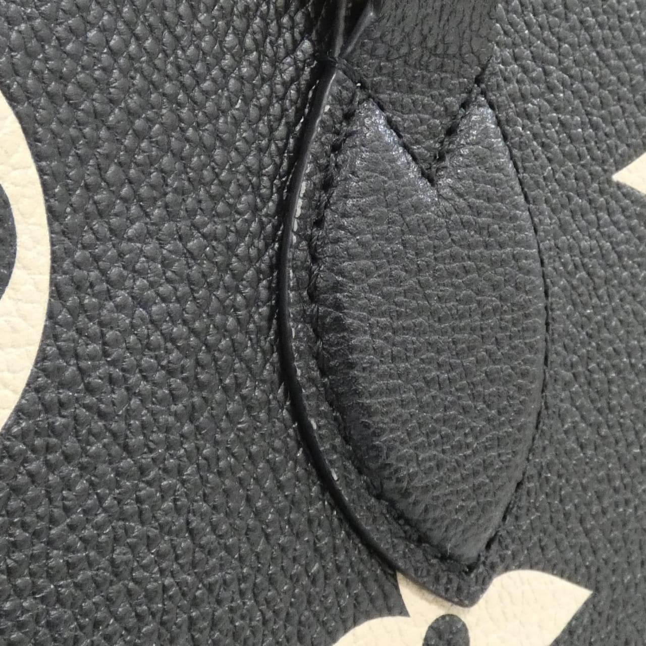 LOUIS VUITTON OnTheGo M45495 Handbag Monogram Black Monogram - Thumbnail 6