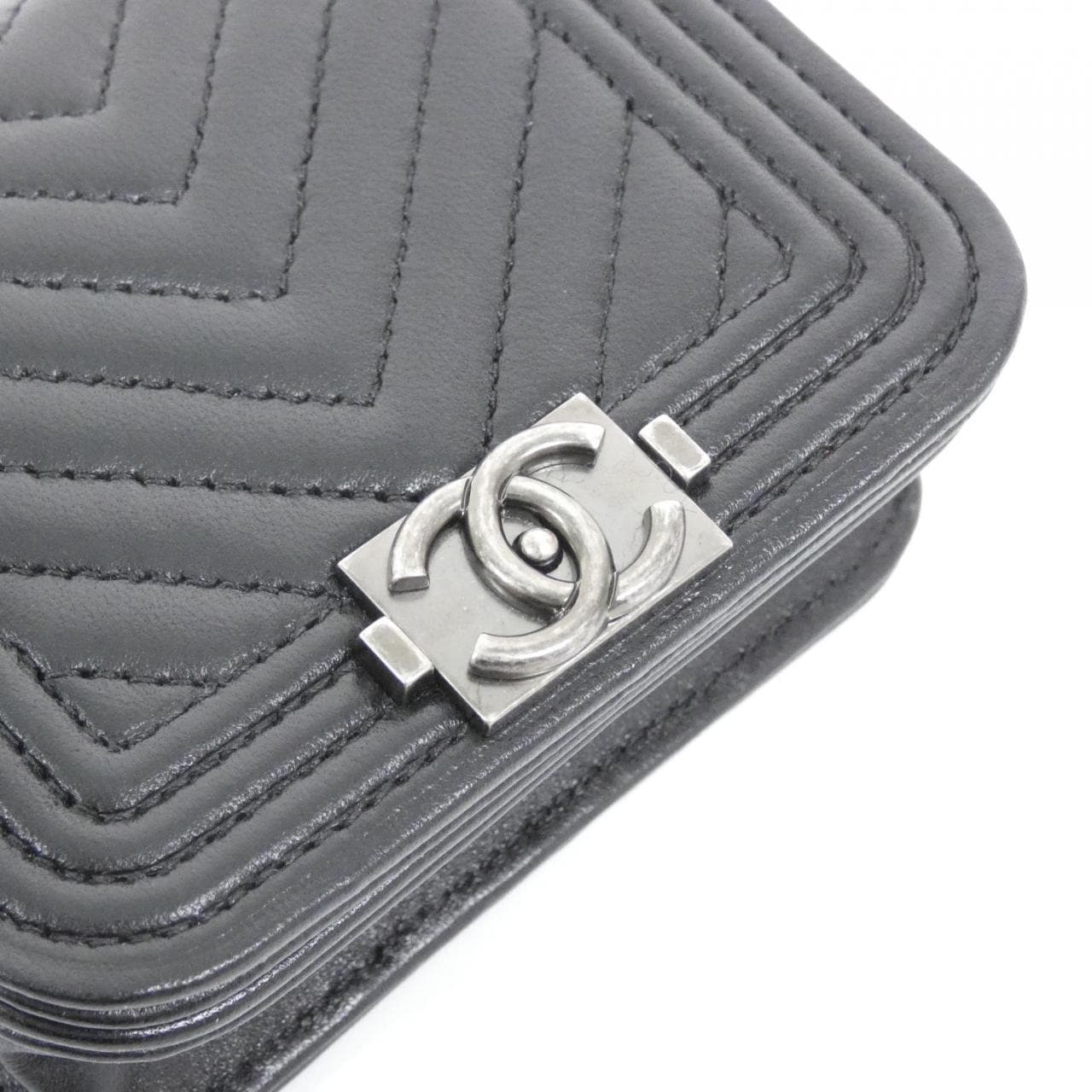 CHANEL Boy Chanel AP2302 Belt Bag Lambskin Black Lambskin - Thumbnail 5