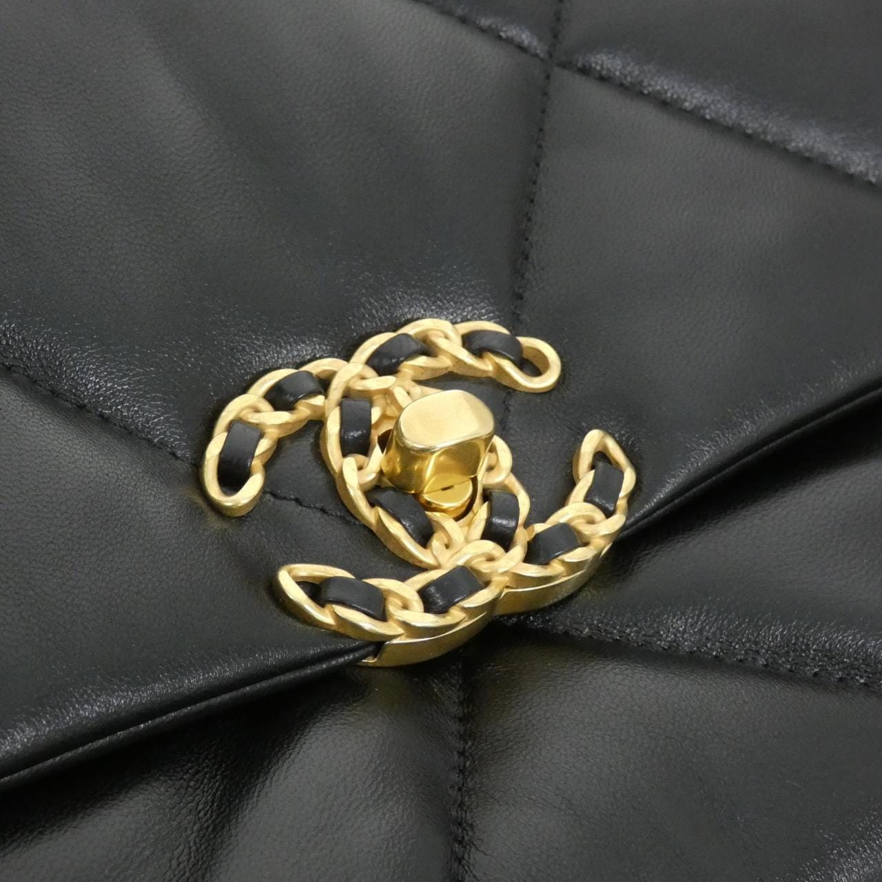 CHANEL Chanel 19 AS1160 Shoulder Bag Lambskin Black Lambskin - Thumbnail 4