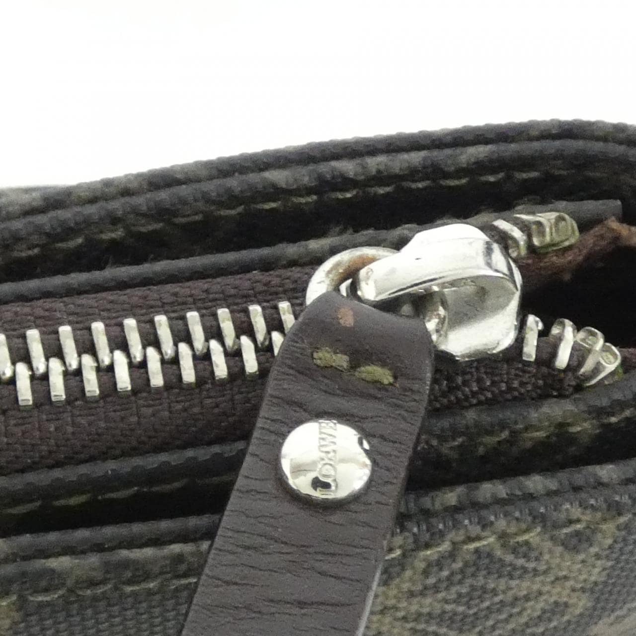 LOEWE Shoulder 5