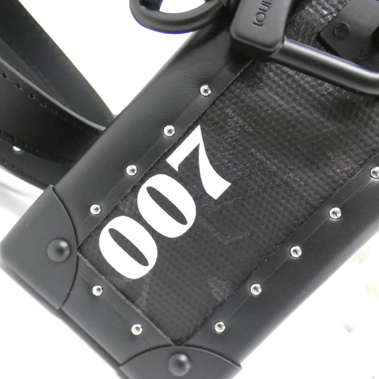 LOUIS VUITTON Eclipse M20186 Shoulder Bag Monogram 黑色 Monogram 中古品A - 縮圖 4