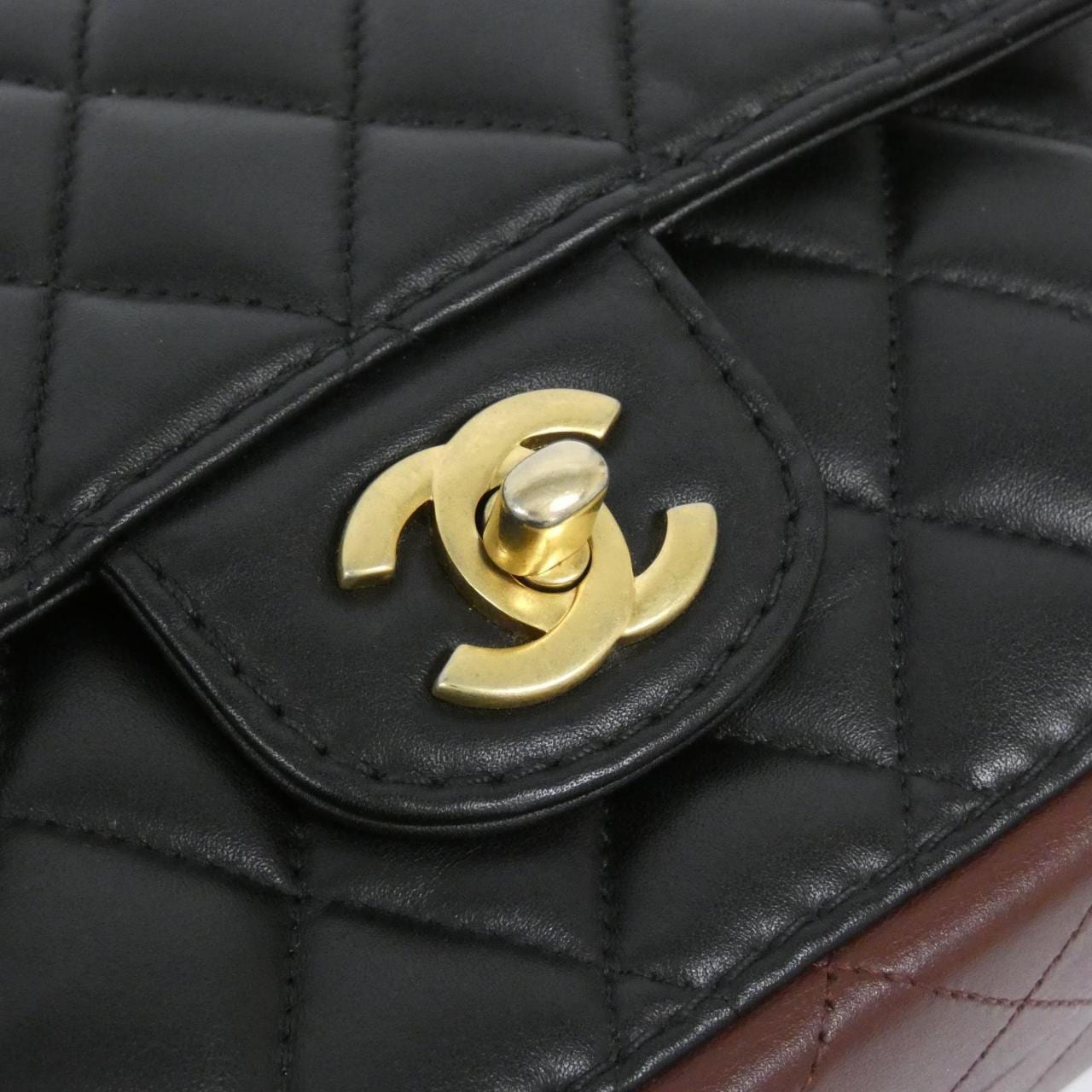 CHANEL AS2228 Shoulder Black Rank A - Thumbnail 4