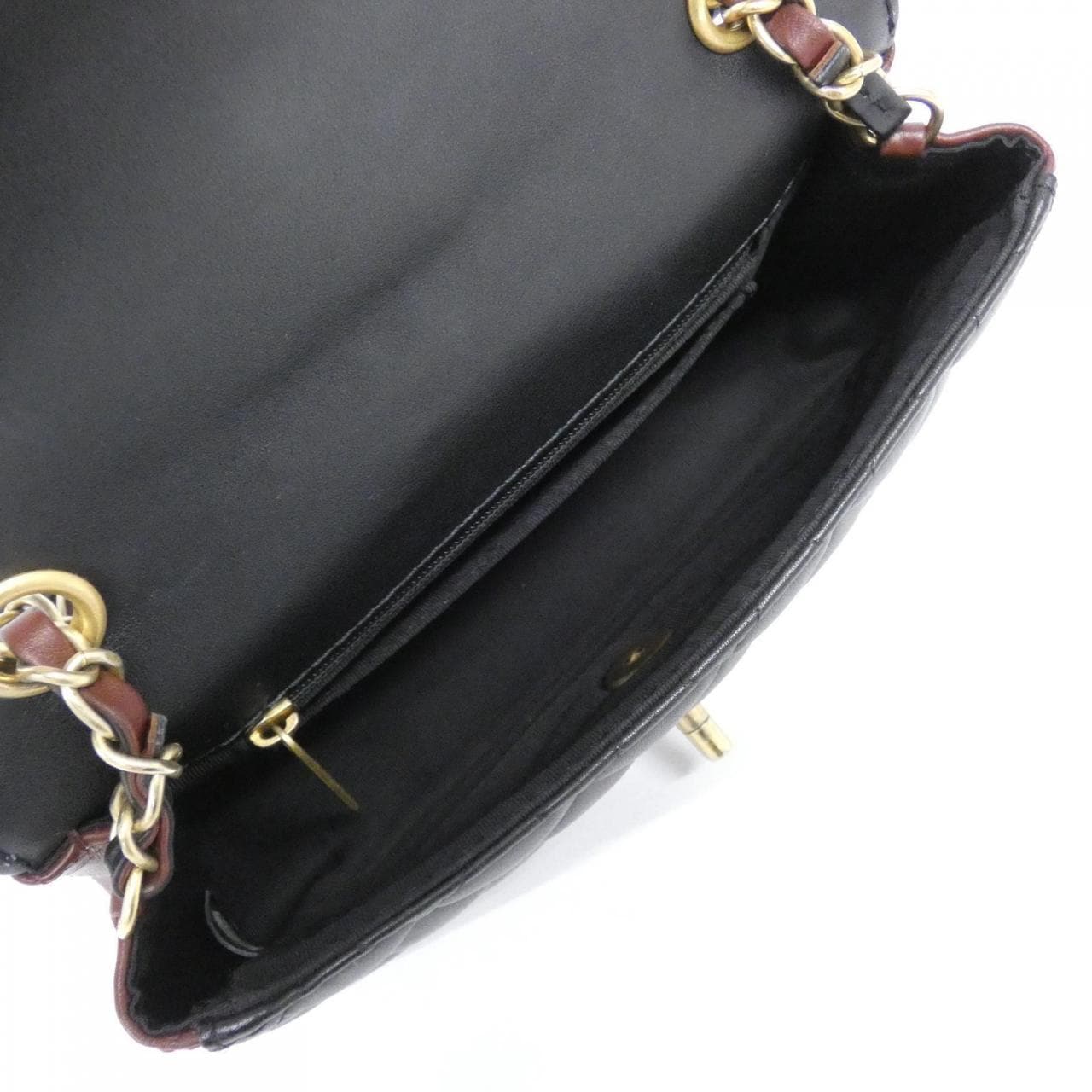 CHANEL AS2228 Shoulder Black Rank A - Thumbnail 7