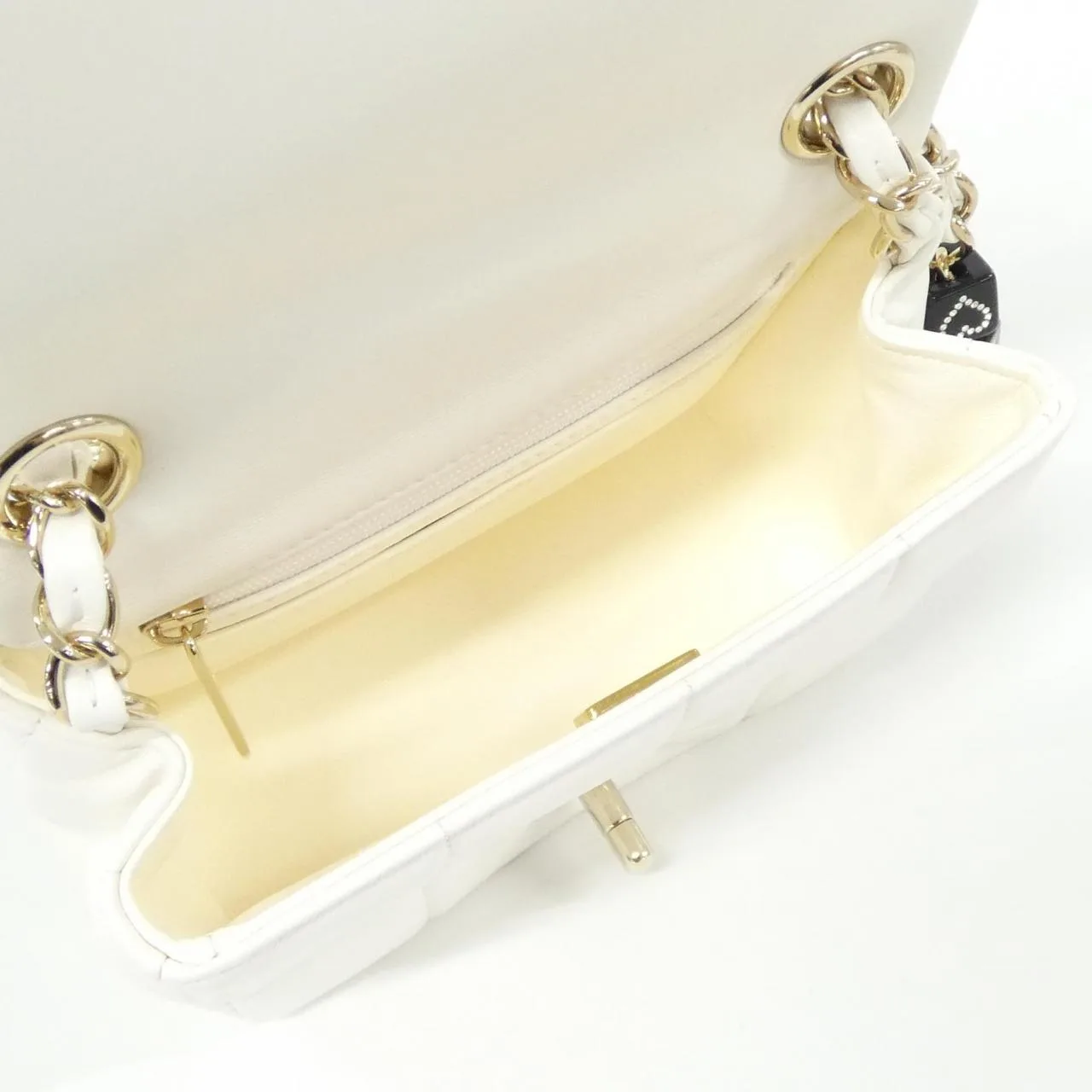 CHANEL Chanel 22 AS3744 Shoulder Lambskin White Lambskin Rank A - Thumbnail 7