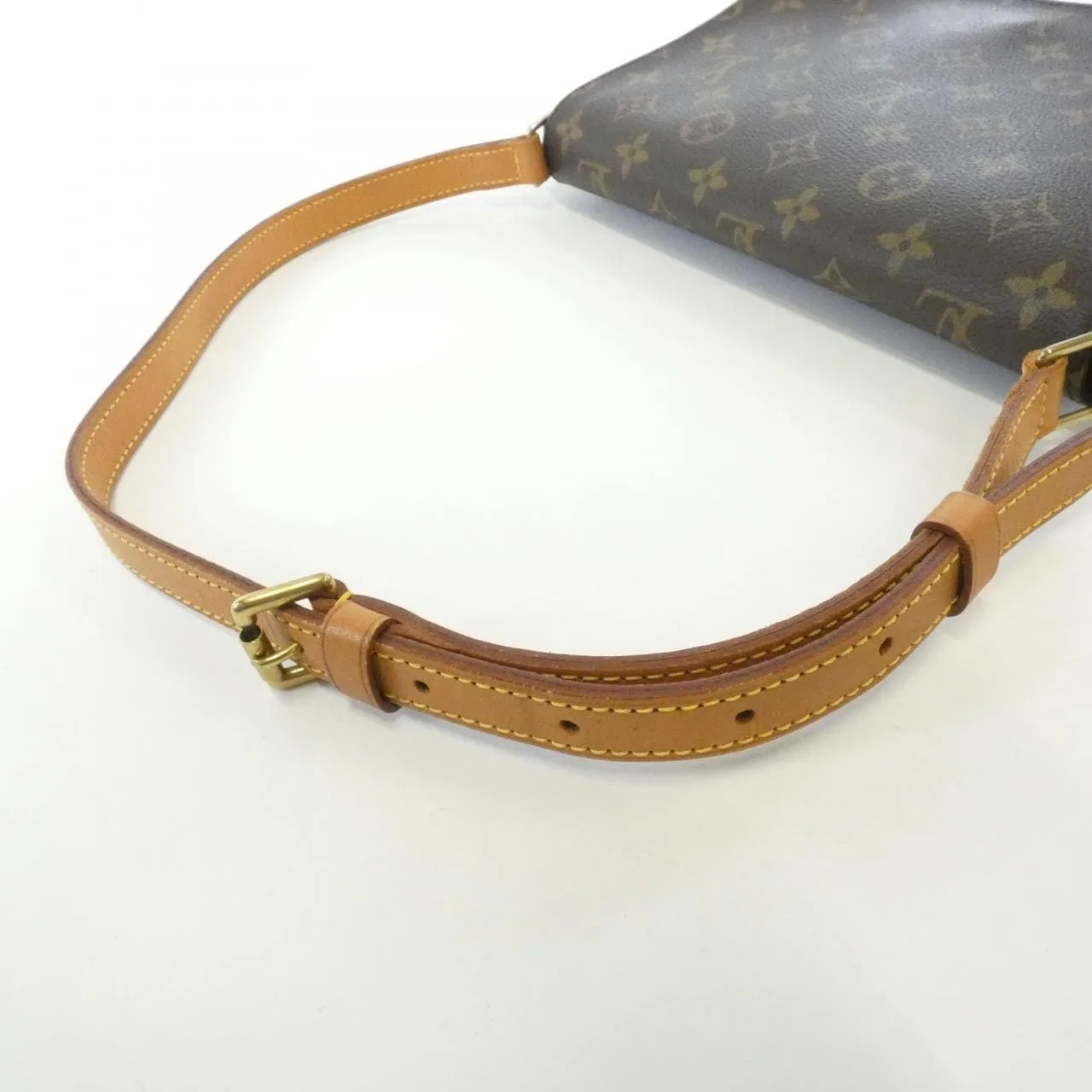 LOUIS VUITTON Musette M51257 Shoulder Monogram 5
