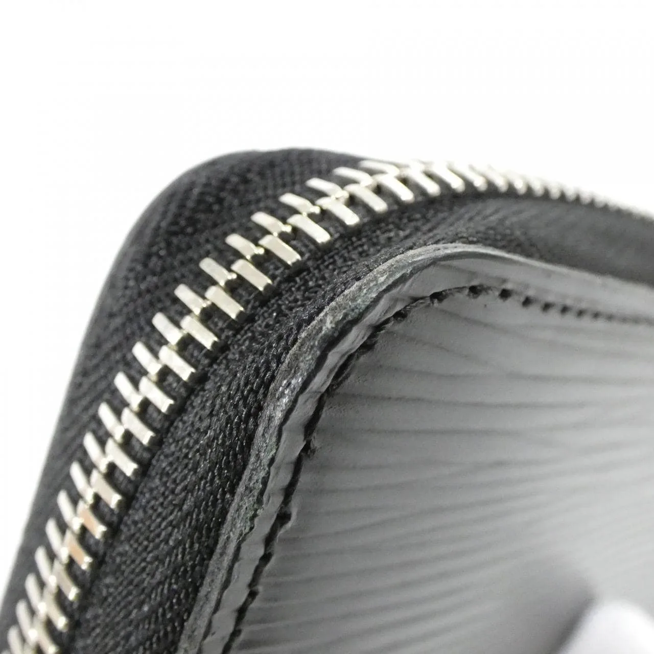 LOUIS VUITTON M60072 Wallet Epi 黑色 Epi 中古品A - 縮圖 6