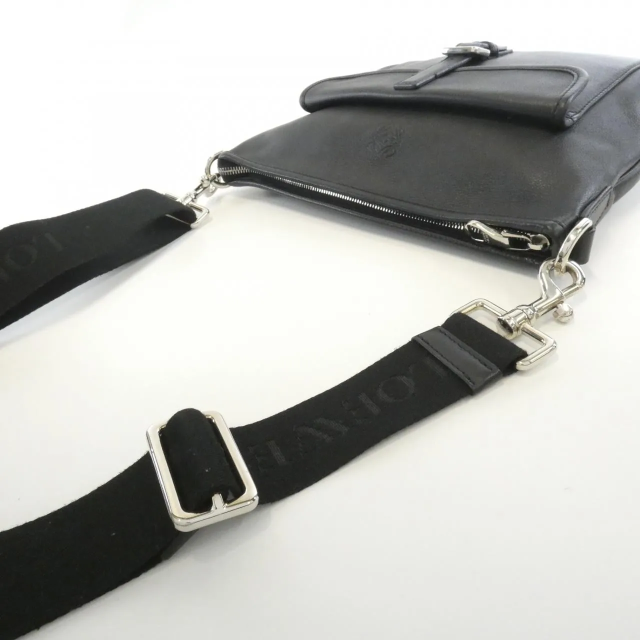 LOEWE Shoulder Leather 黑色 皮革 中古品B - 縮圖 4