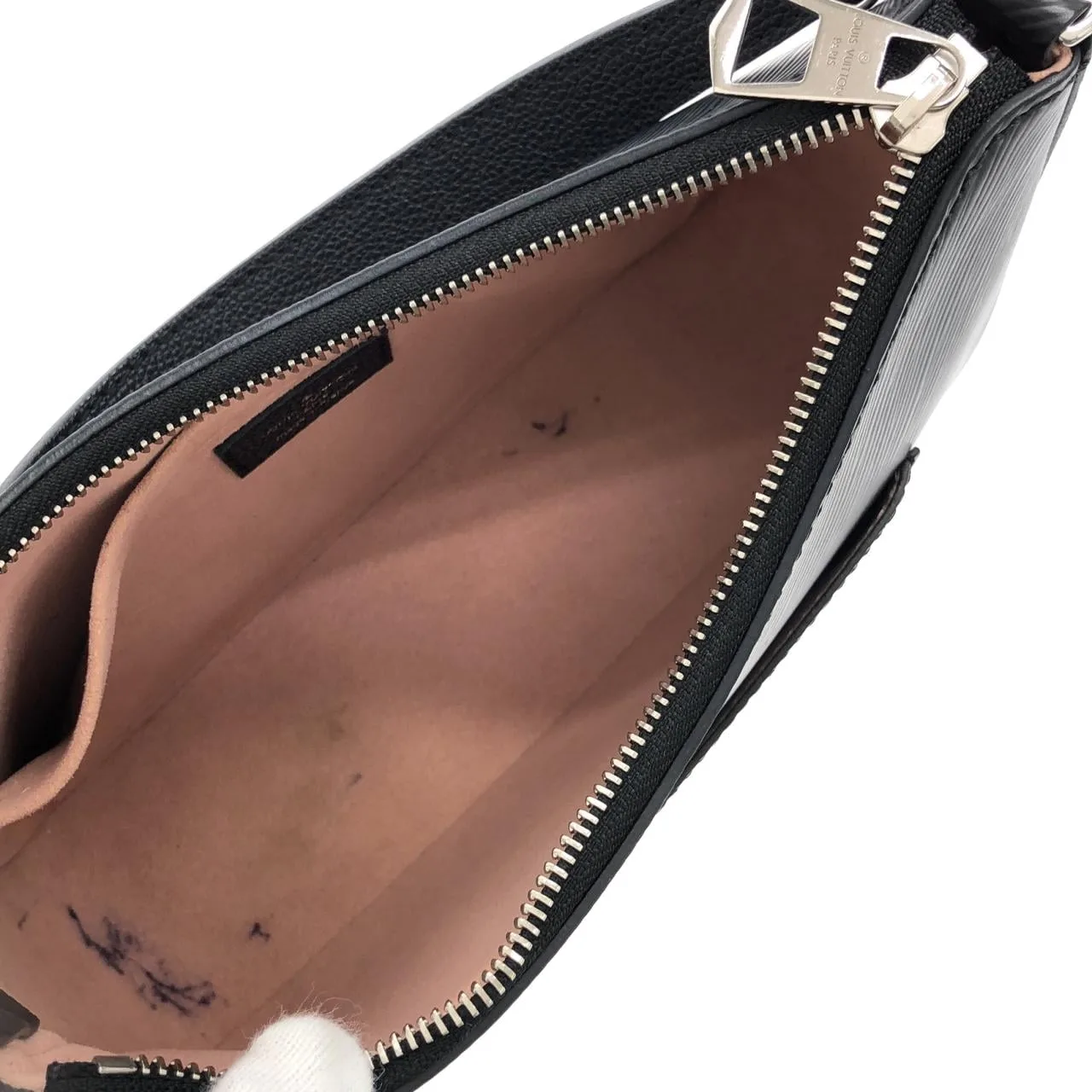 LOUIS VUITTON M80689 Shoulder Epi 黑色 Epi 中古品A - 縮圖 8