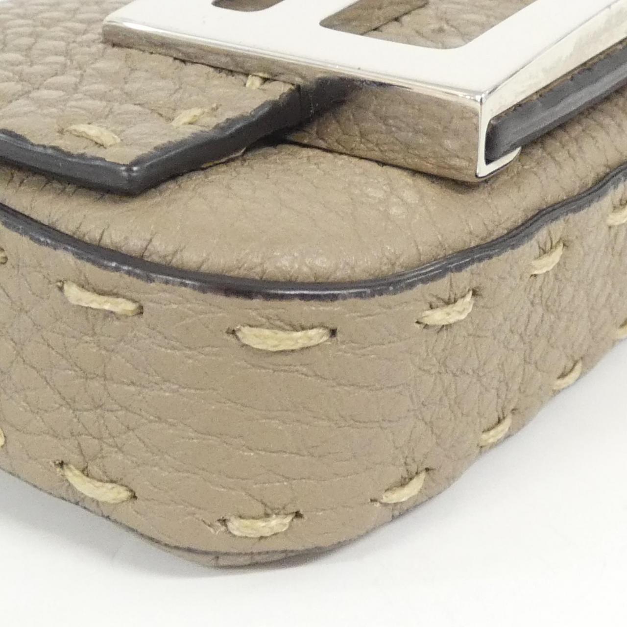 FENDI Baguette 7AS045 QZY 銀包 3