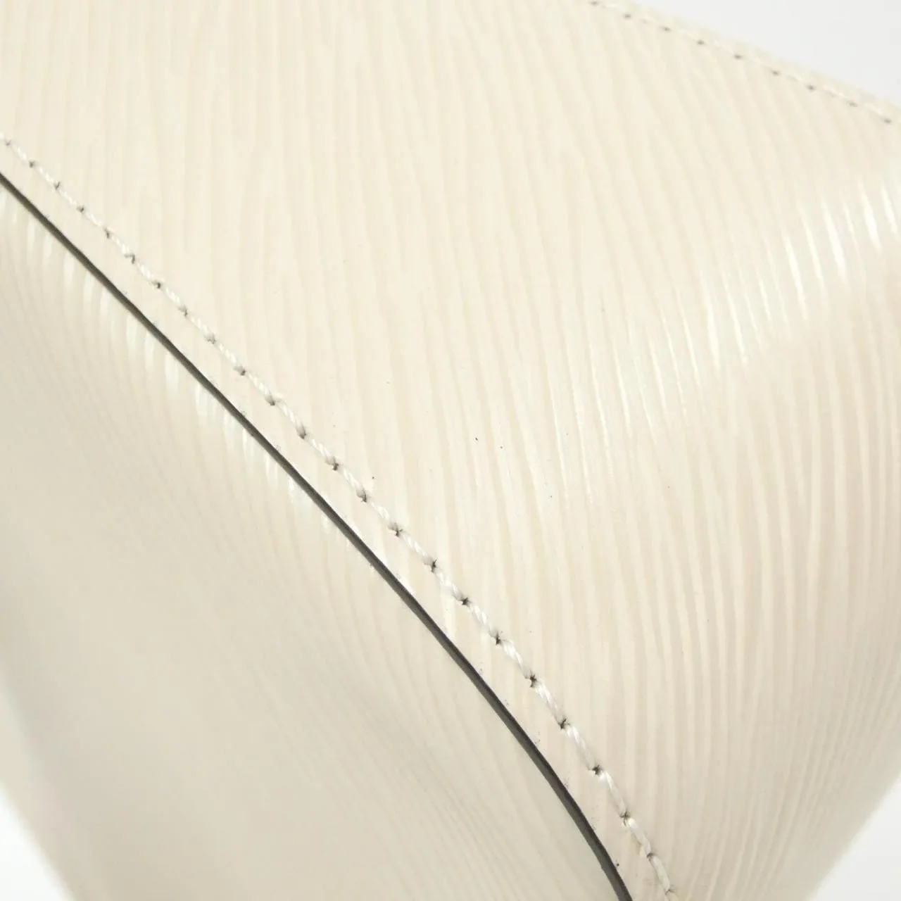 LOUIS VUITTON M80688 Shoulder Epi 黑色 Epi 中古品A - 縮圖 4