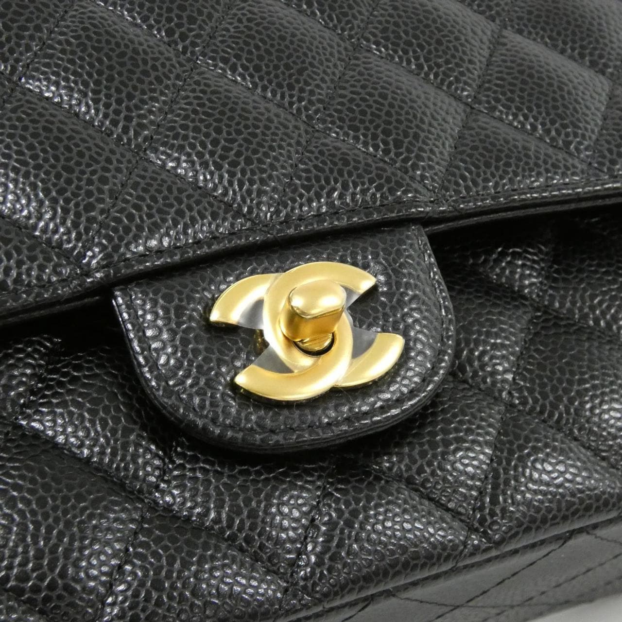 CHANEL Matelasse 1112 Shoulder Grained Calfskin 4