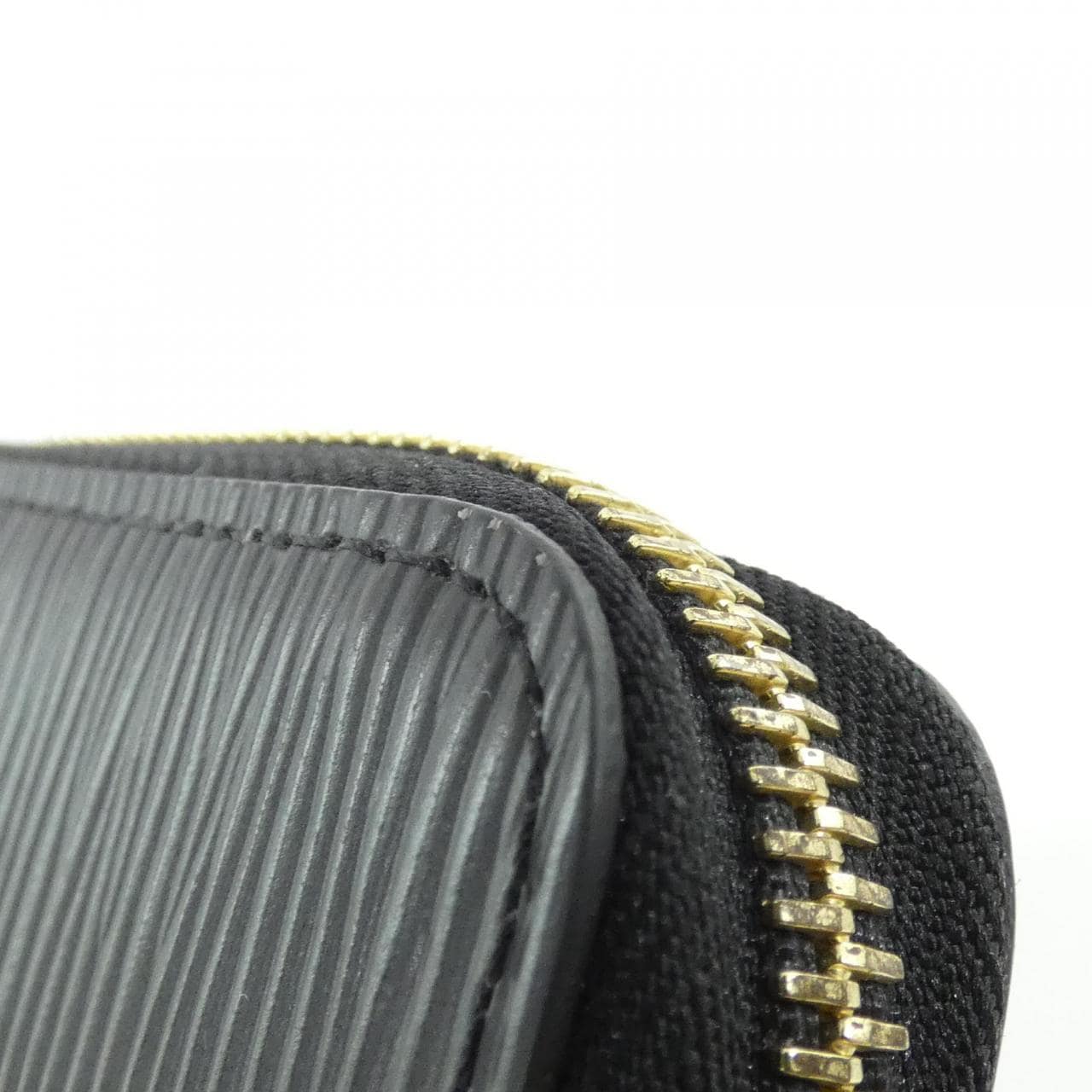 LOUIS VUITTON M68755 Wallet Epi 4